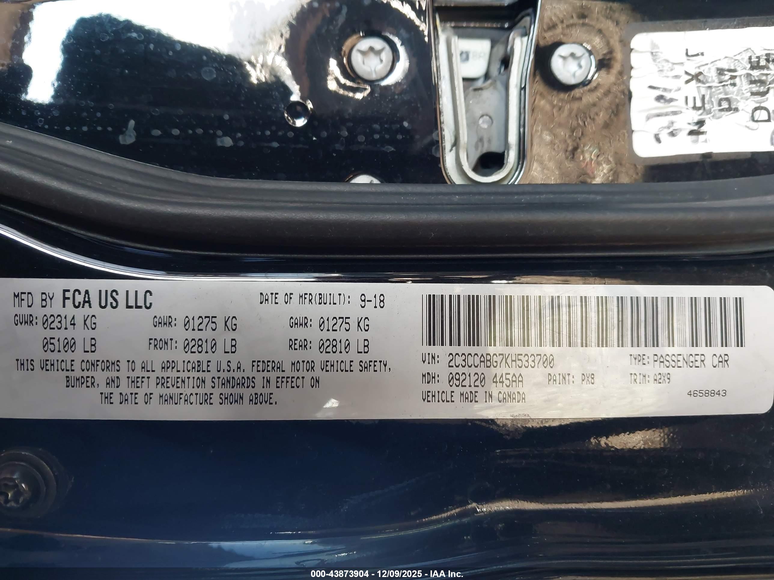 CHRYSLER 300 image 9