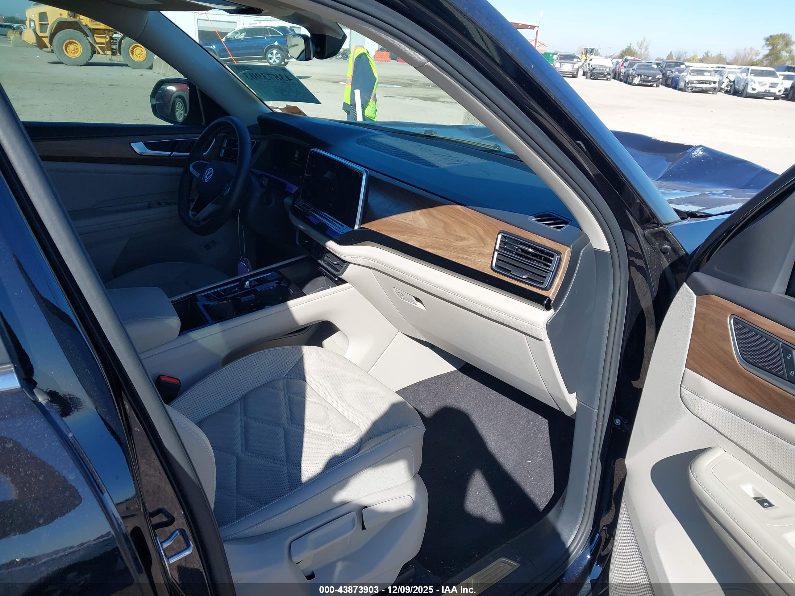 VOLKSWAGEN ATLAS image 5