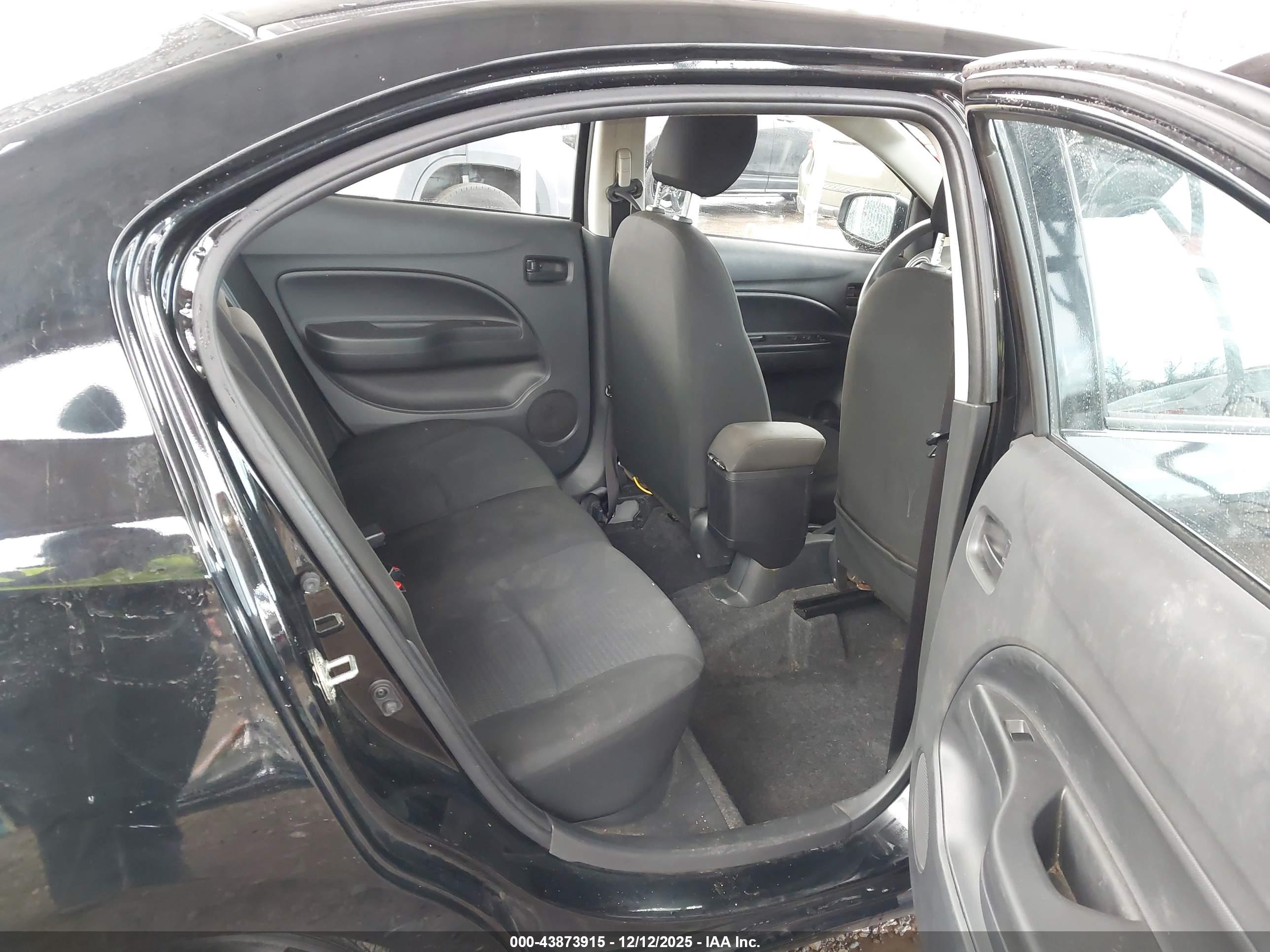 MITSUBISHI MIRAGE image 8