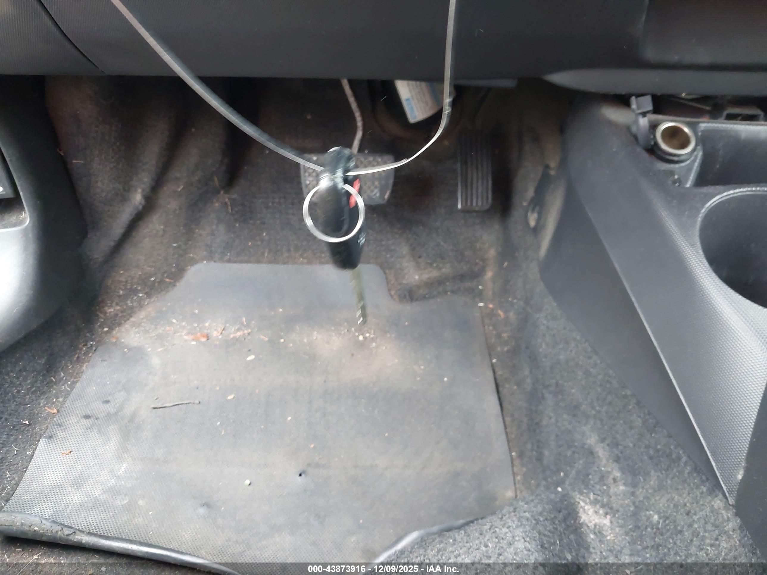 HONDA FIT image 11