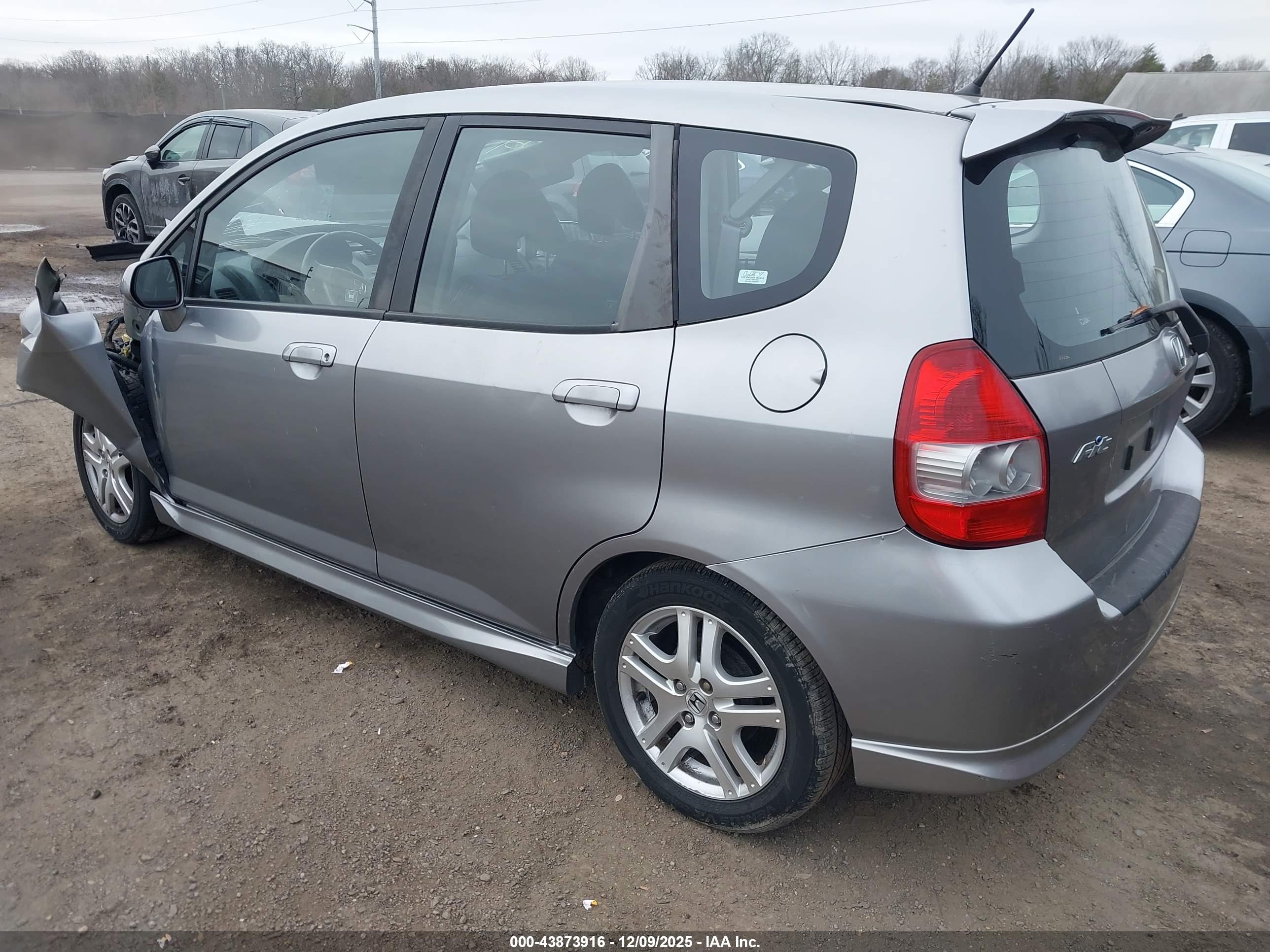 HONDA FIT image 3