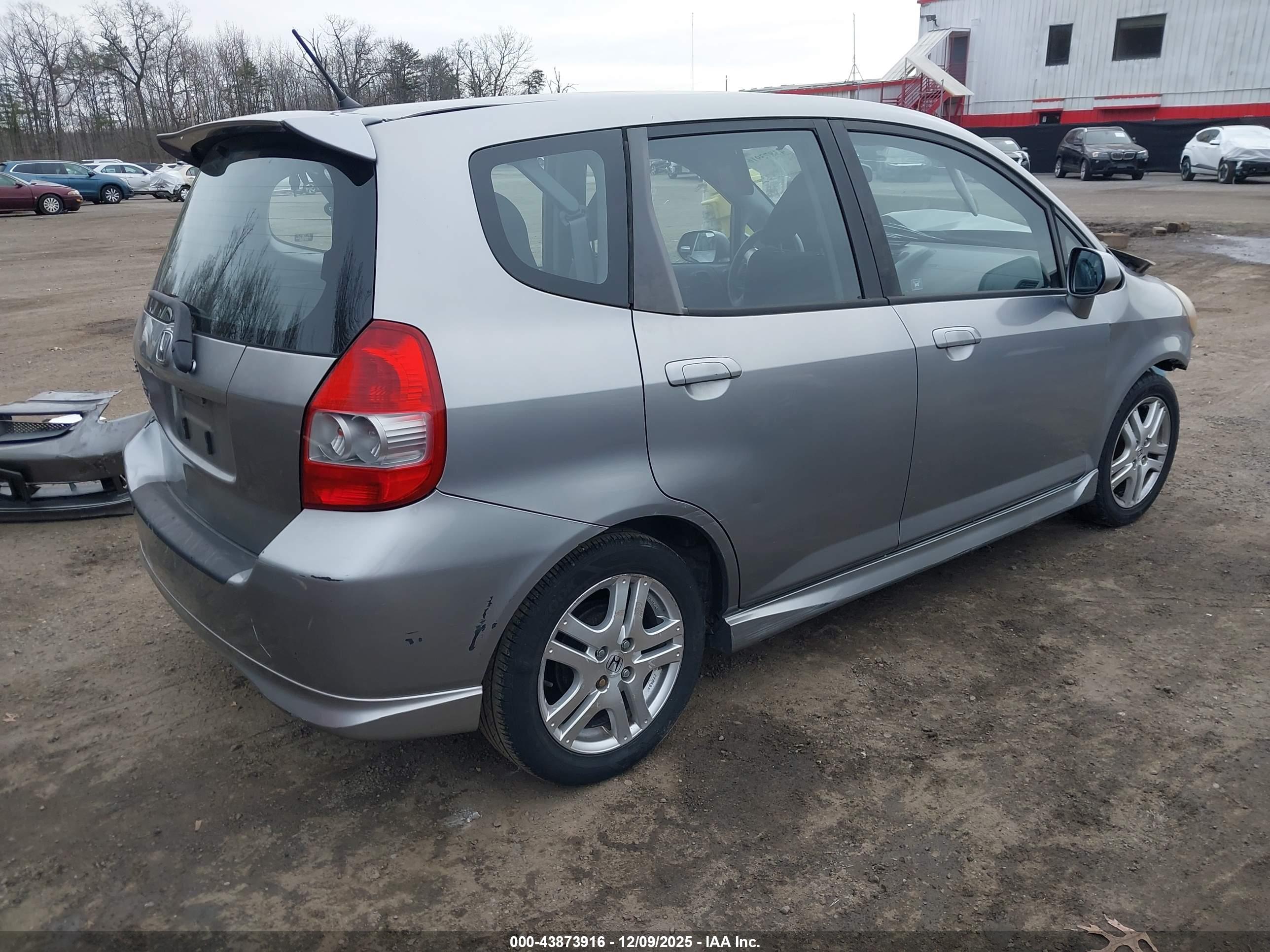 HONDA FIT image 4