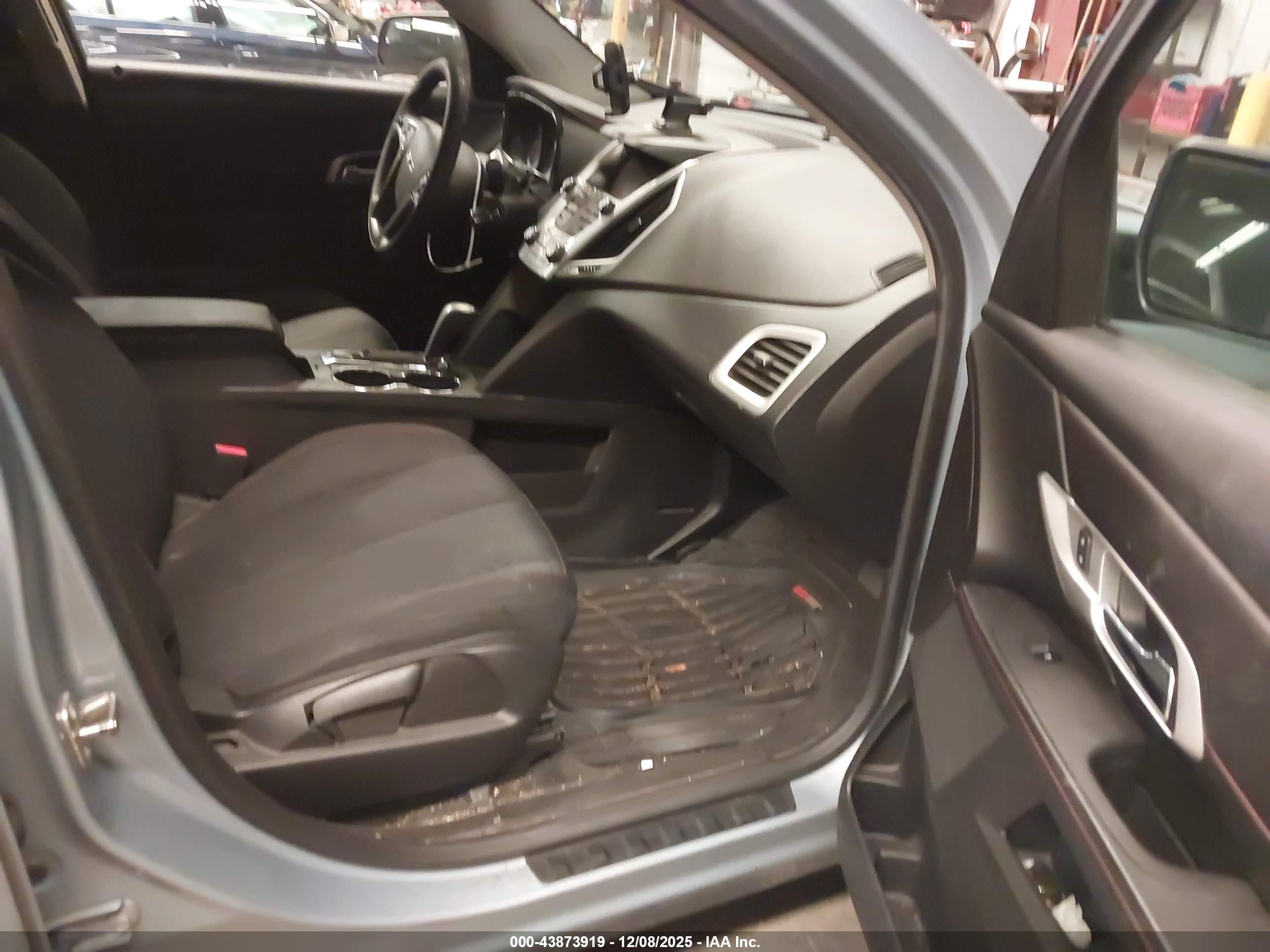 GMC TERRAIN image 5