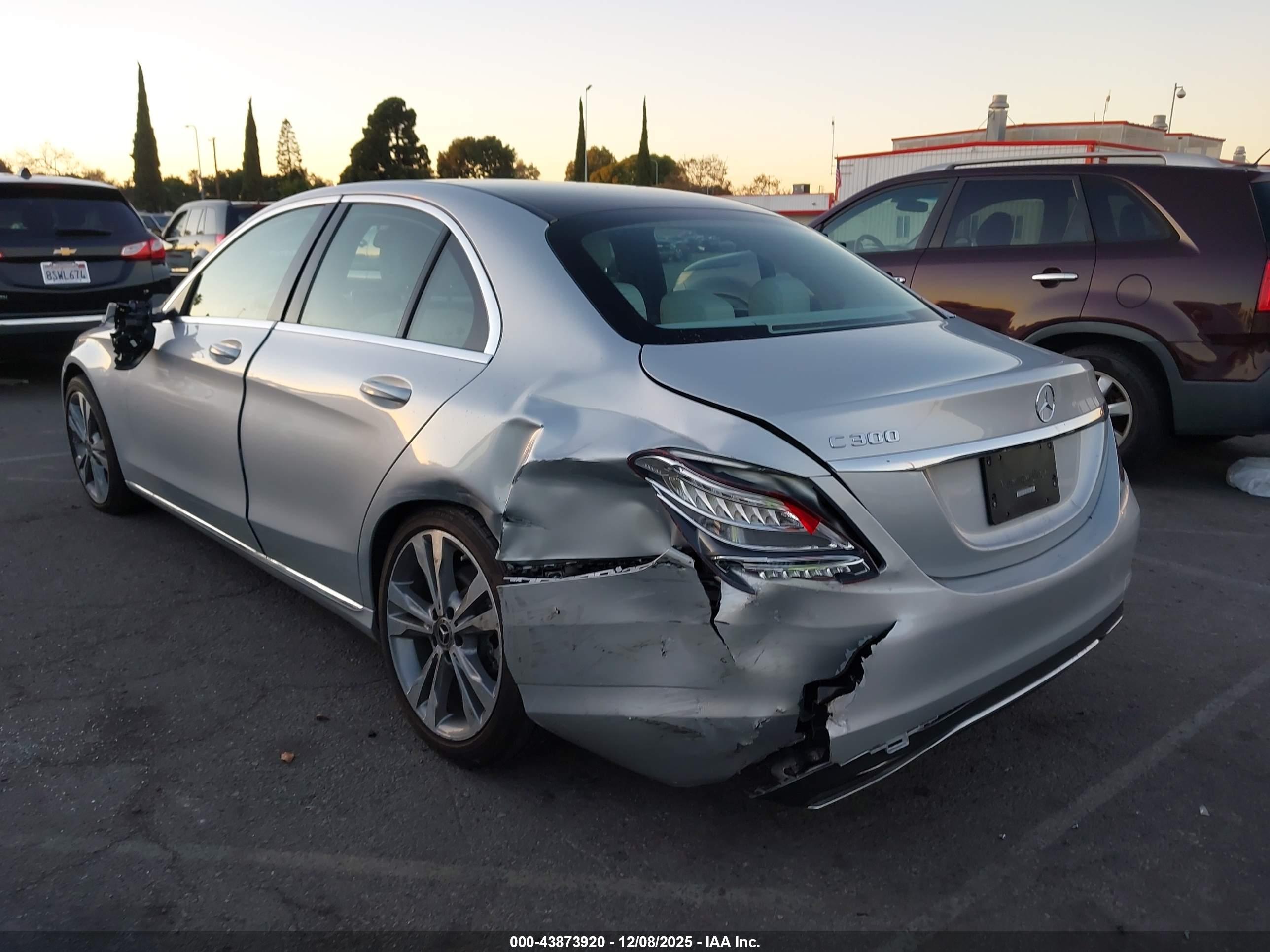 MERCEDES-BENZ C image 3