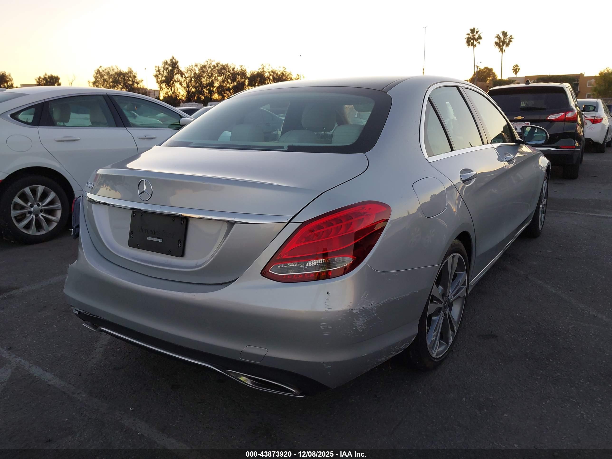 MERCEDES-BENZ C image 4