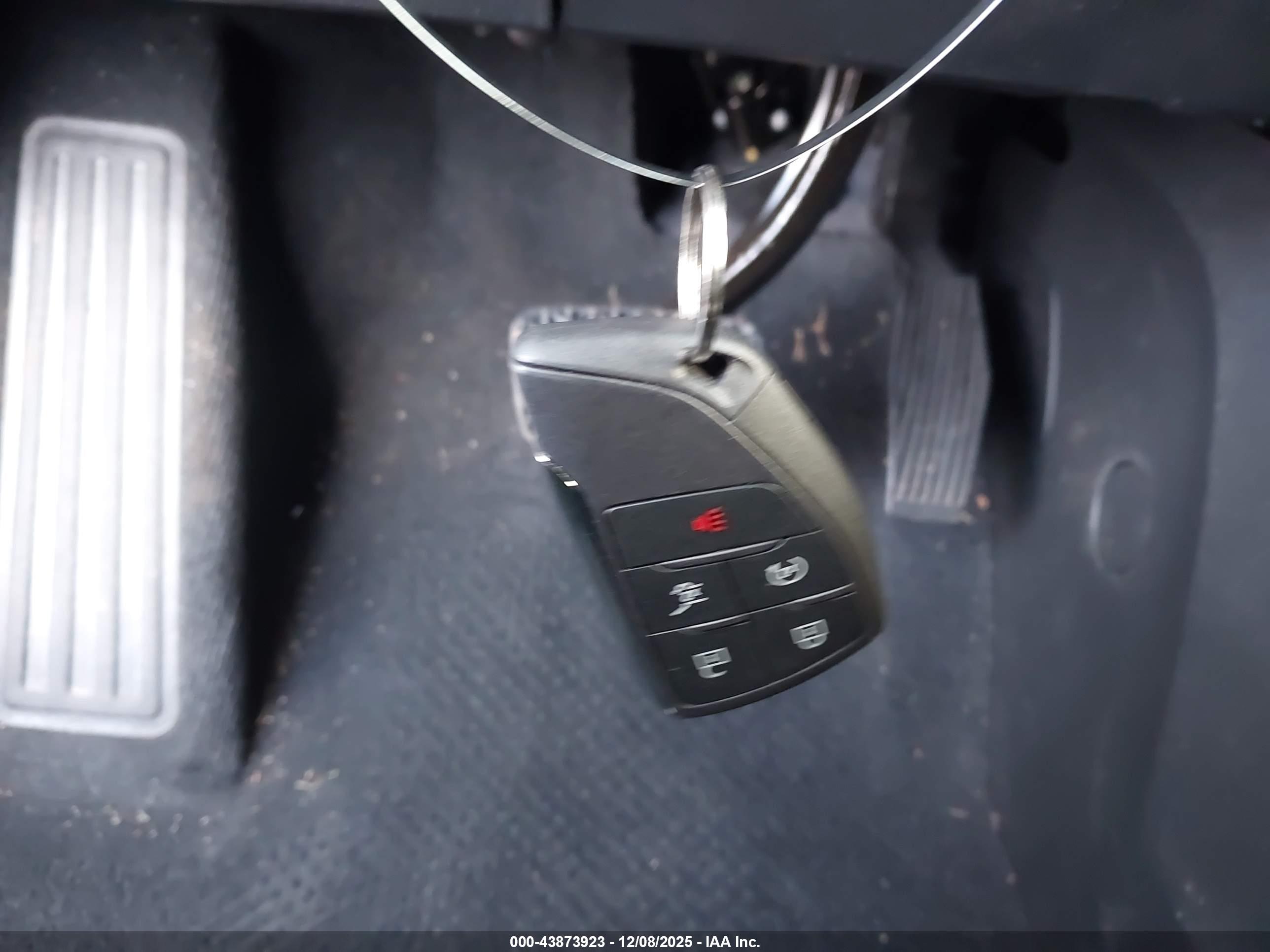 CHEVROLET EQUINOX image 11