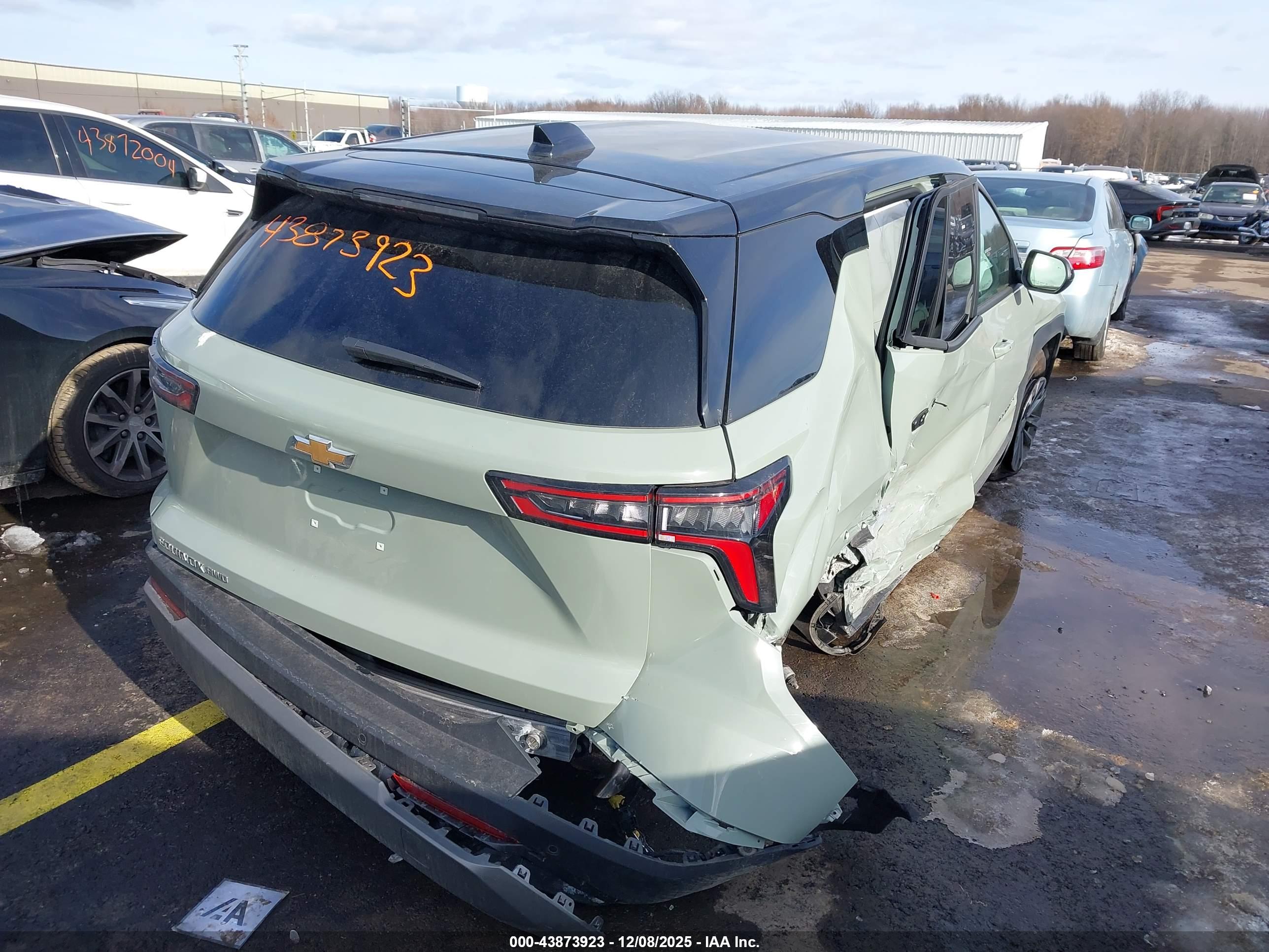 CHEVROLET EQUINOX image 4