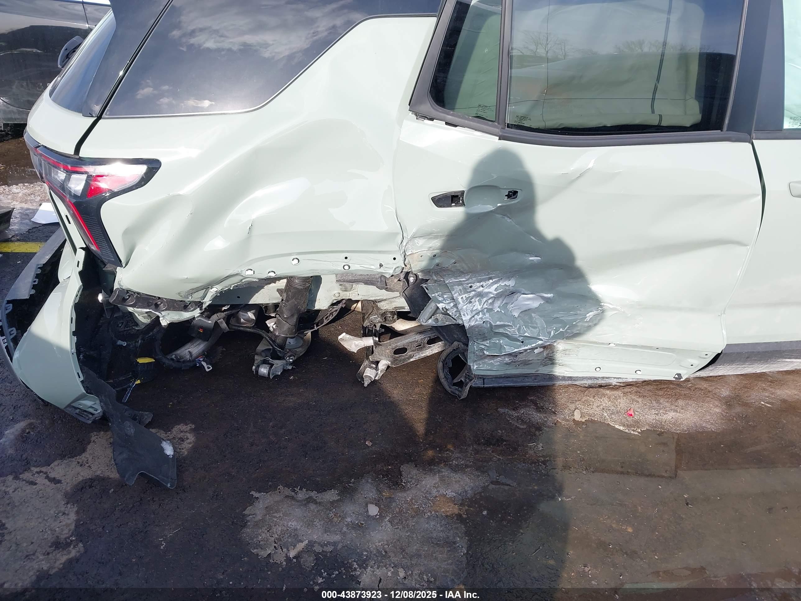 CHEVROLET EQUINOX image 6