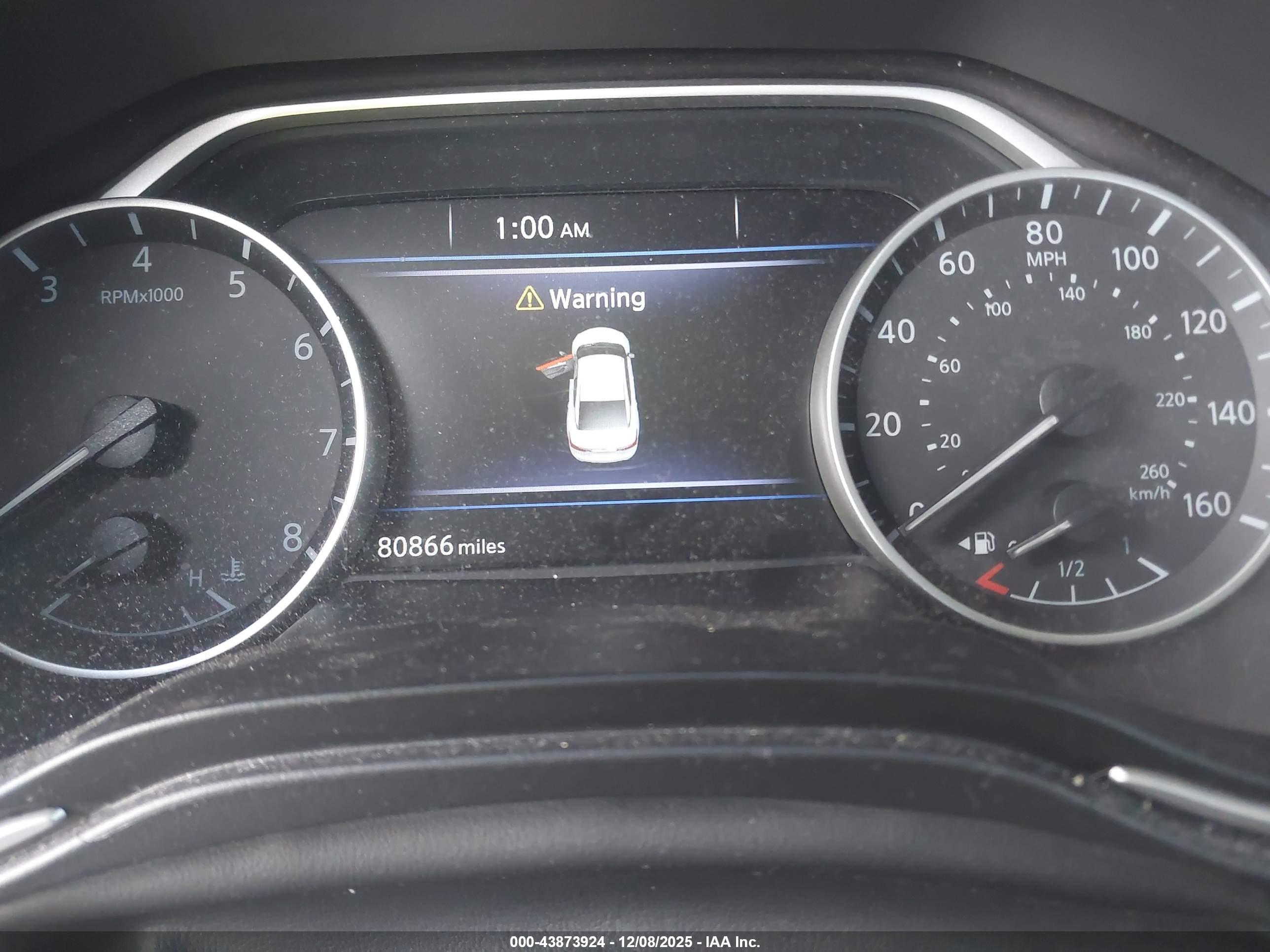 NISSAN MAXIMA image 7