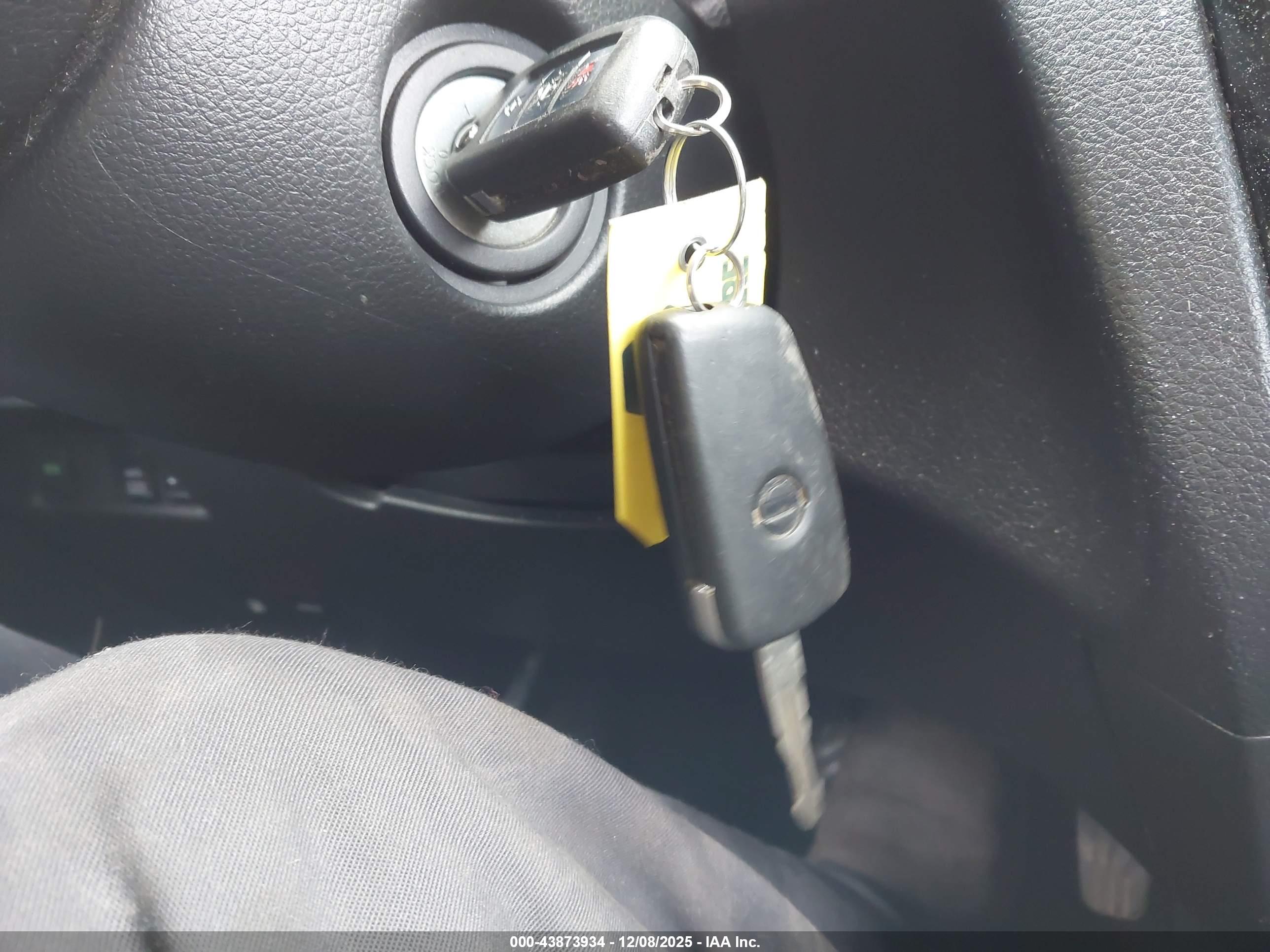 NISSAN ROGUE image 11