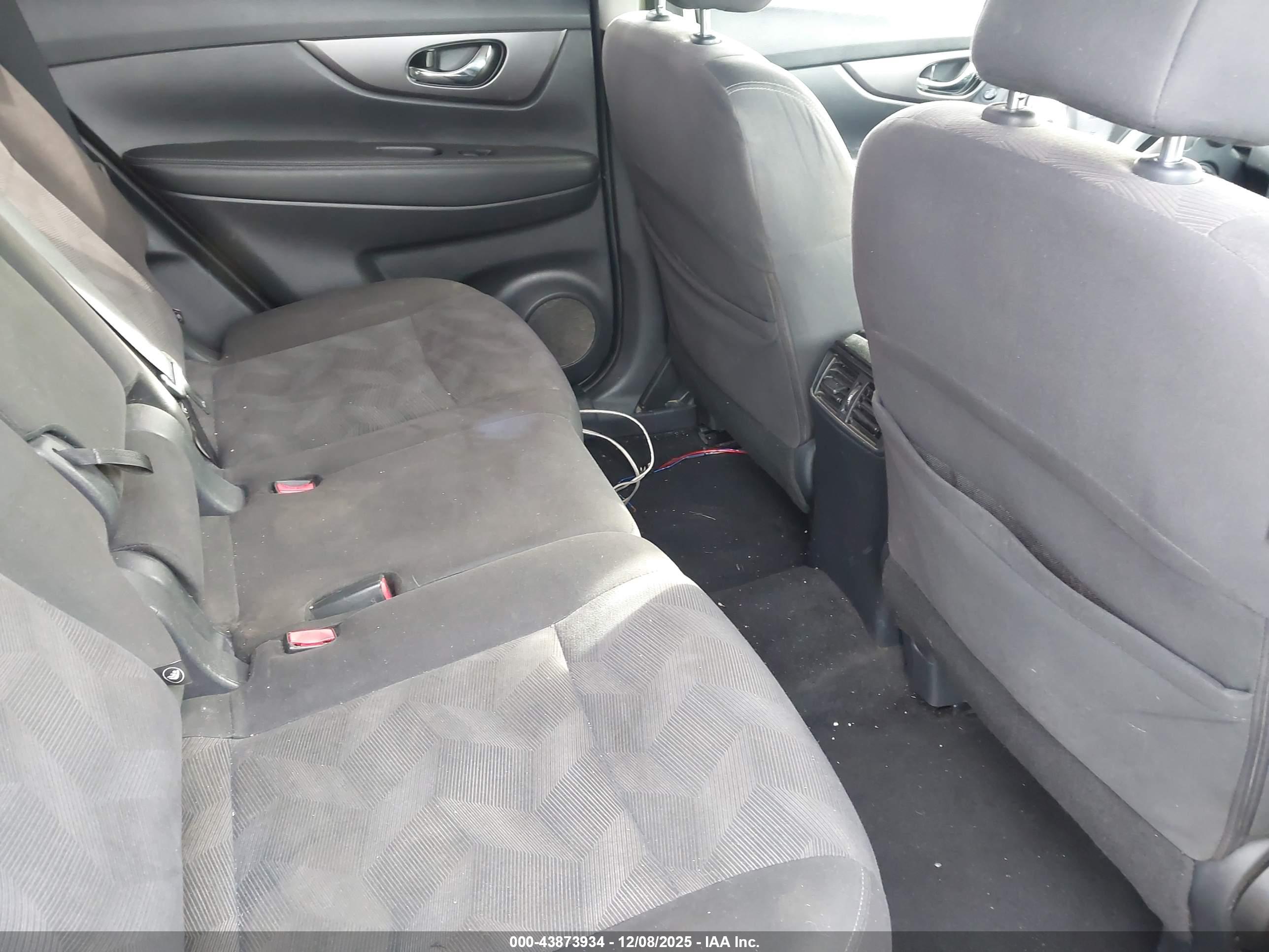 NISSAN ROGUE image 8