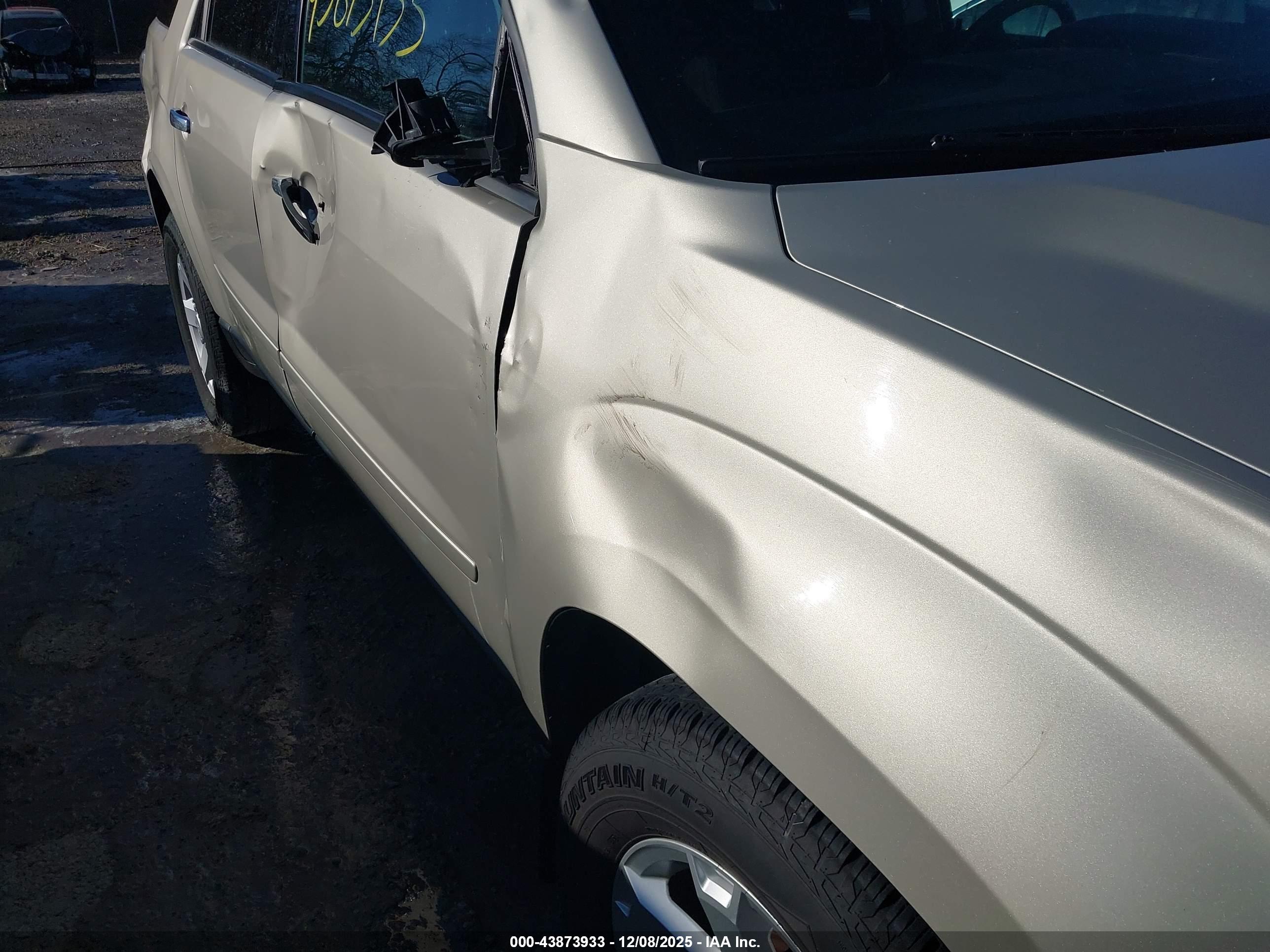 GMC ACADIA image 6