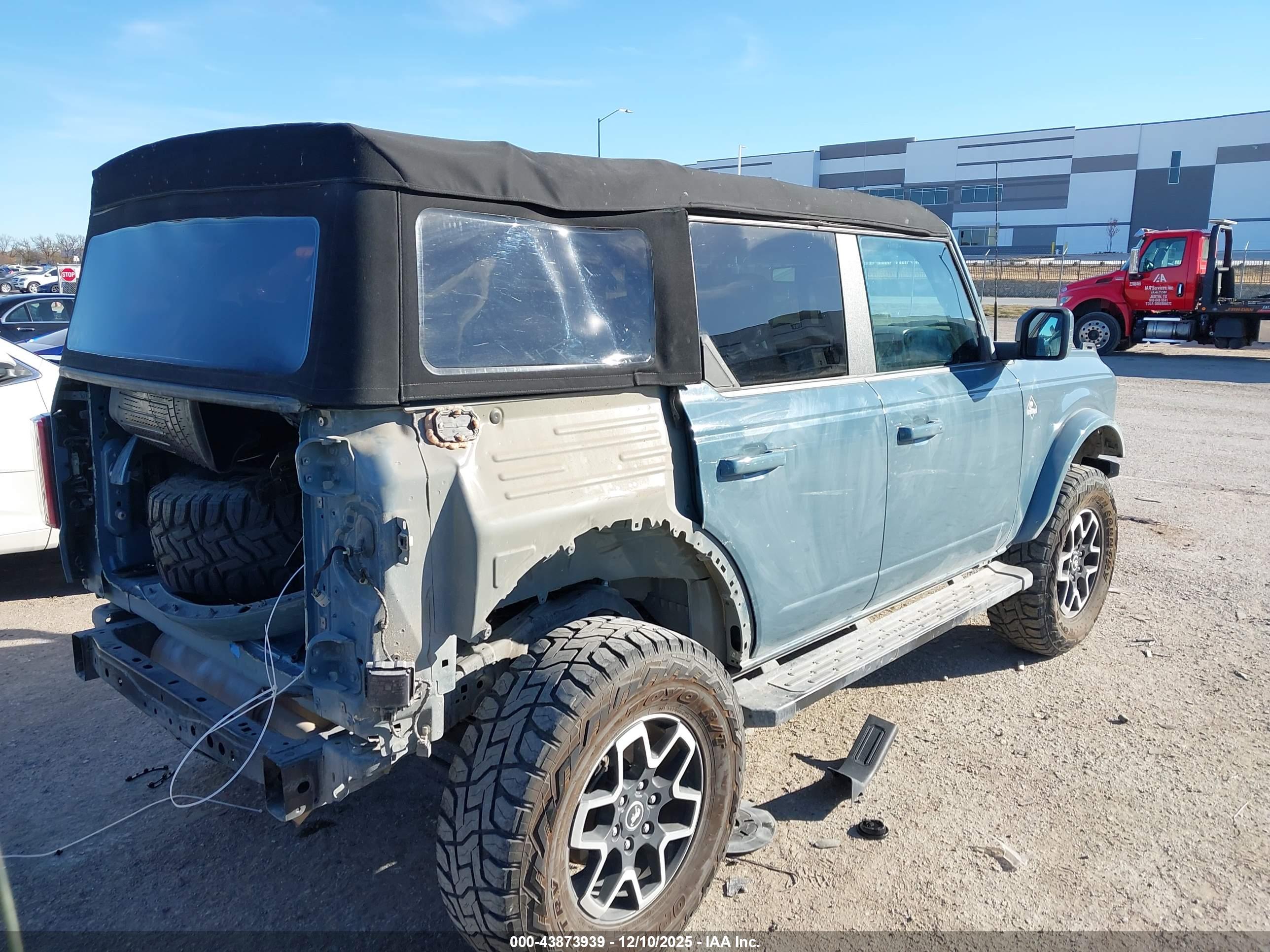 FORD BRONCO image 4