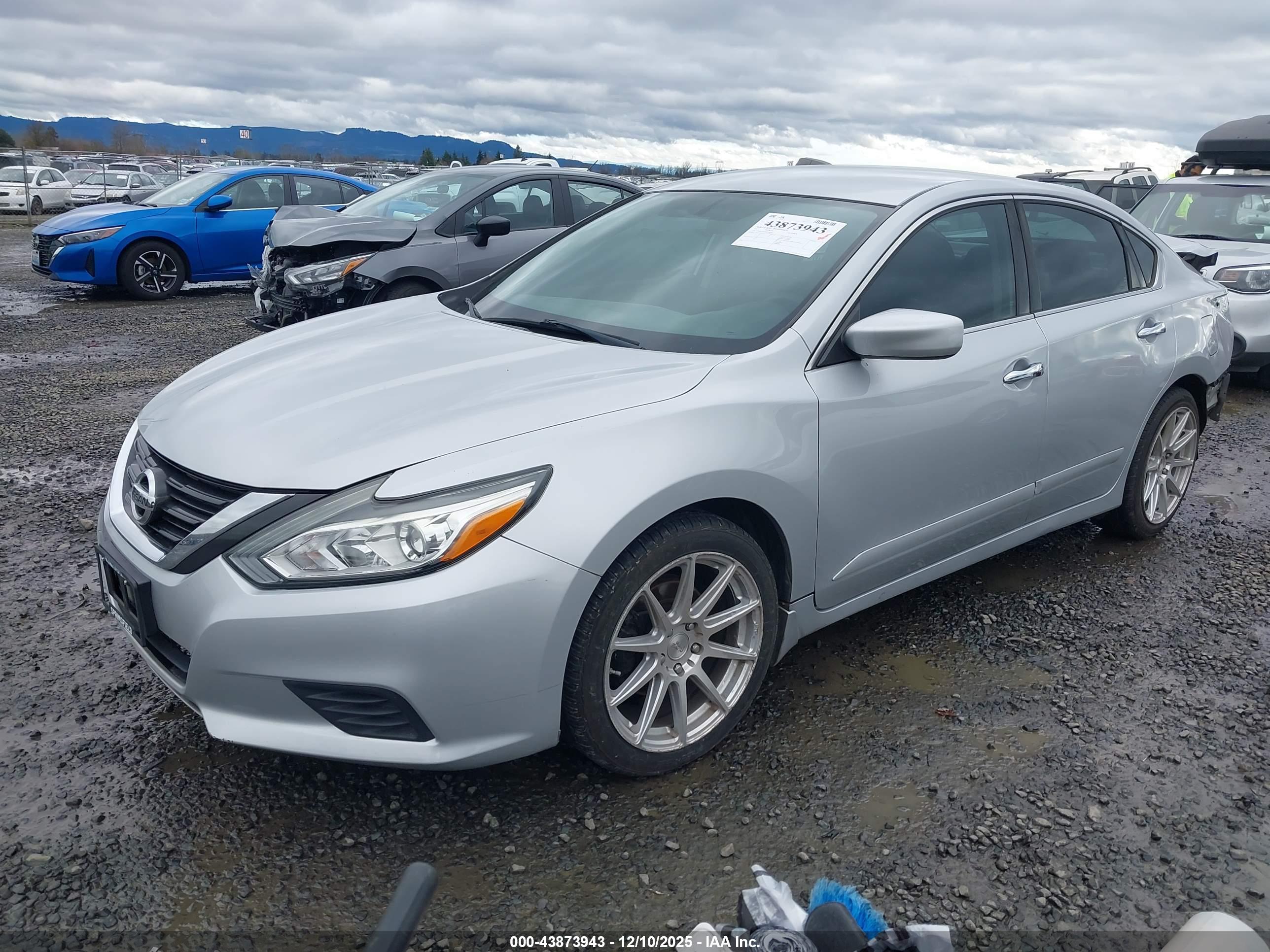 NISSAN ALTIMA image 2