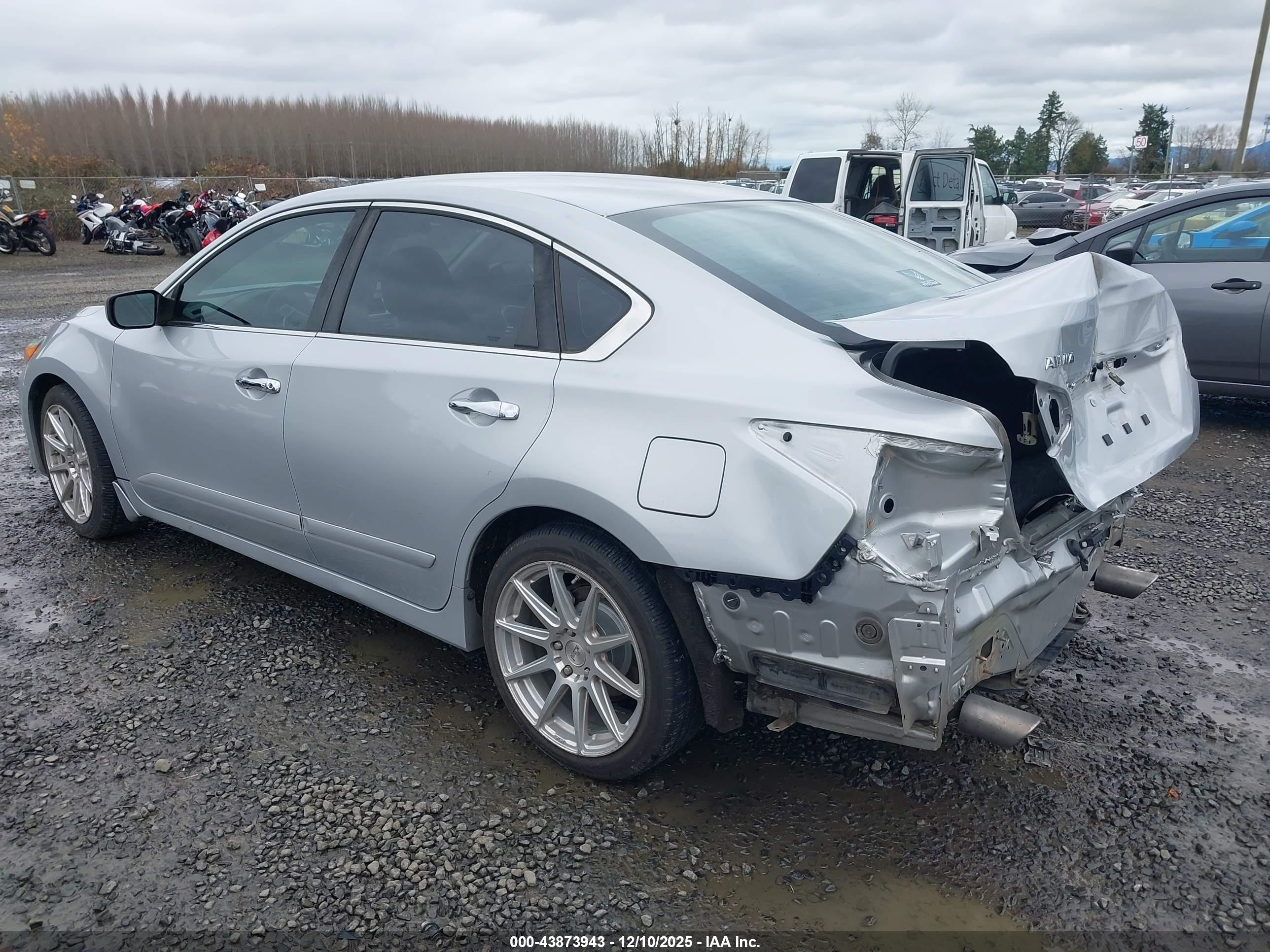 NISSAN ALTIMA image 3