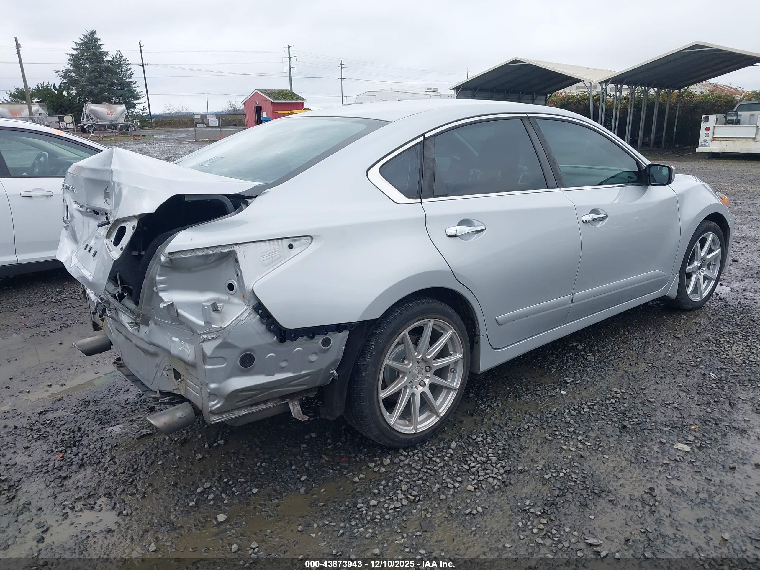NISSAN ALTIMA image 4