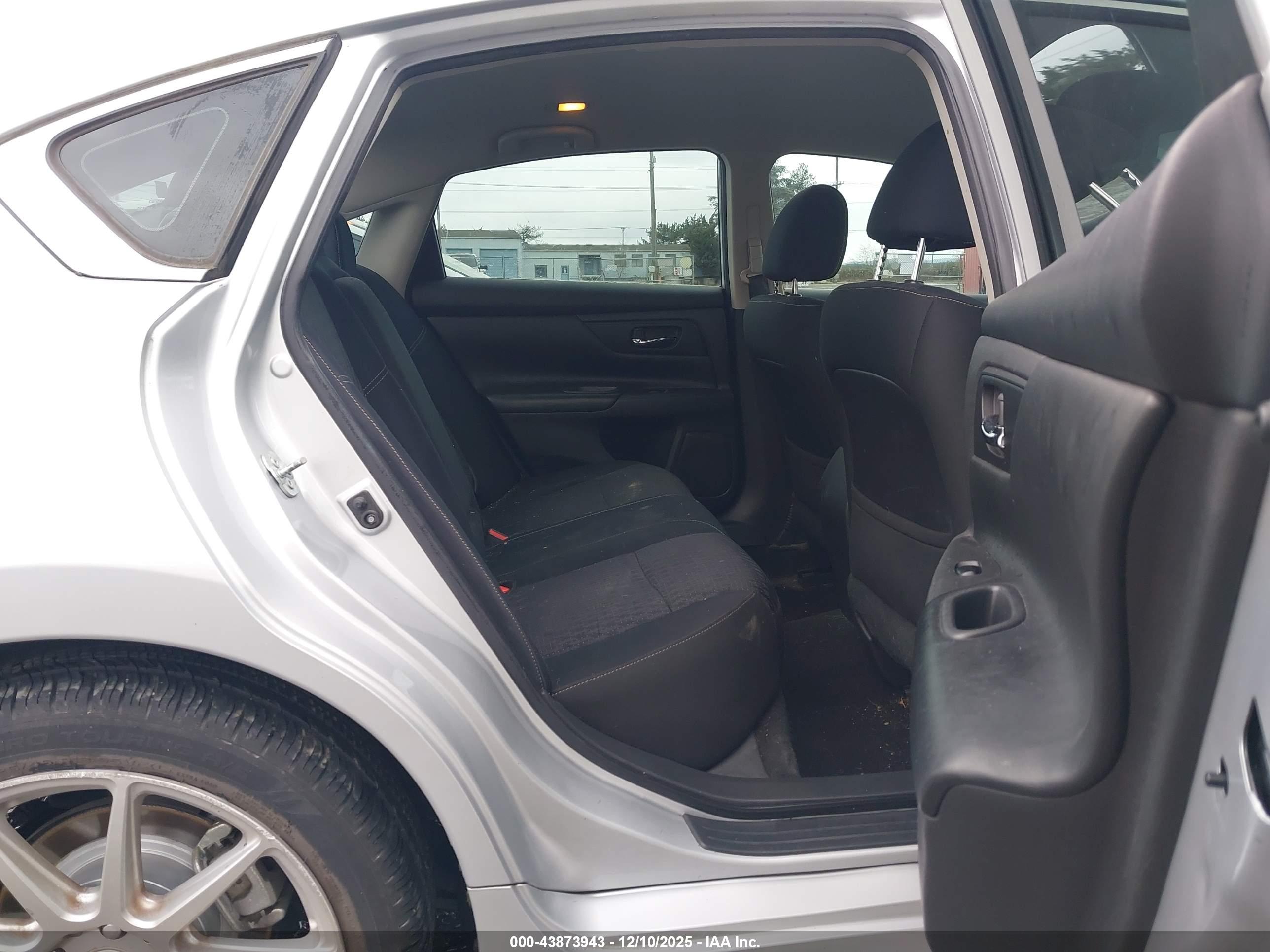 NISSAN ALTIMA image 8