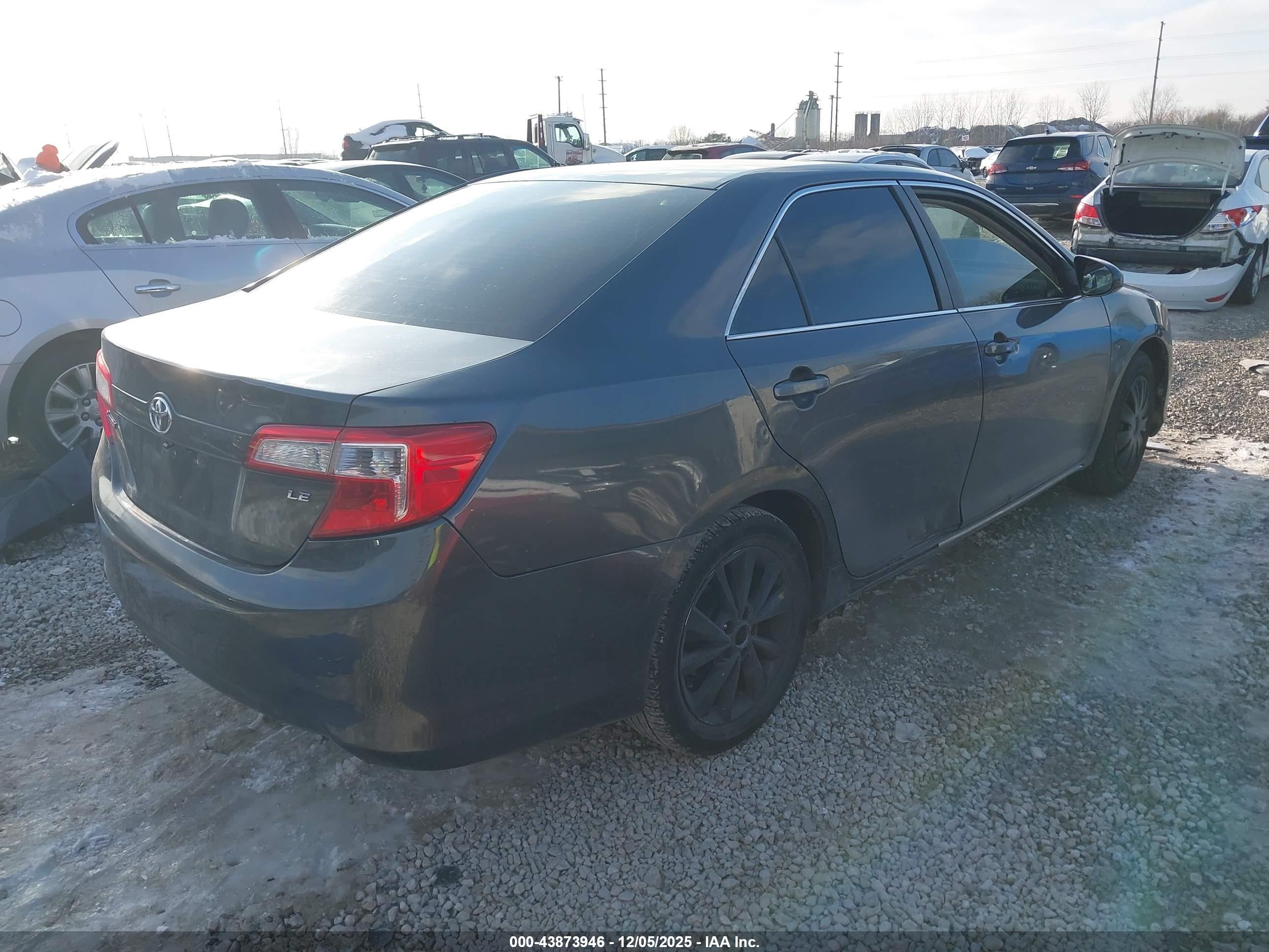 TOYOTA CAMRY image 4