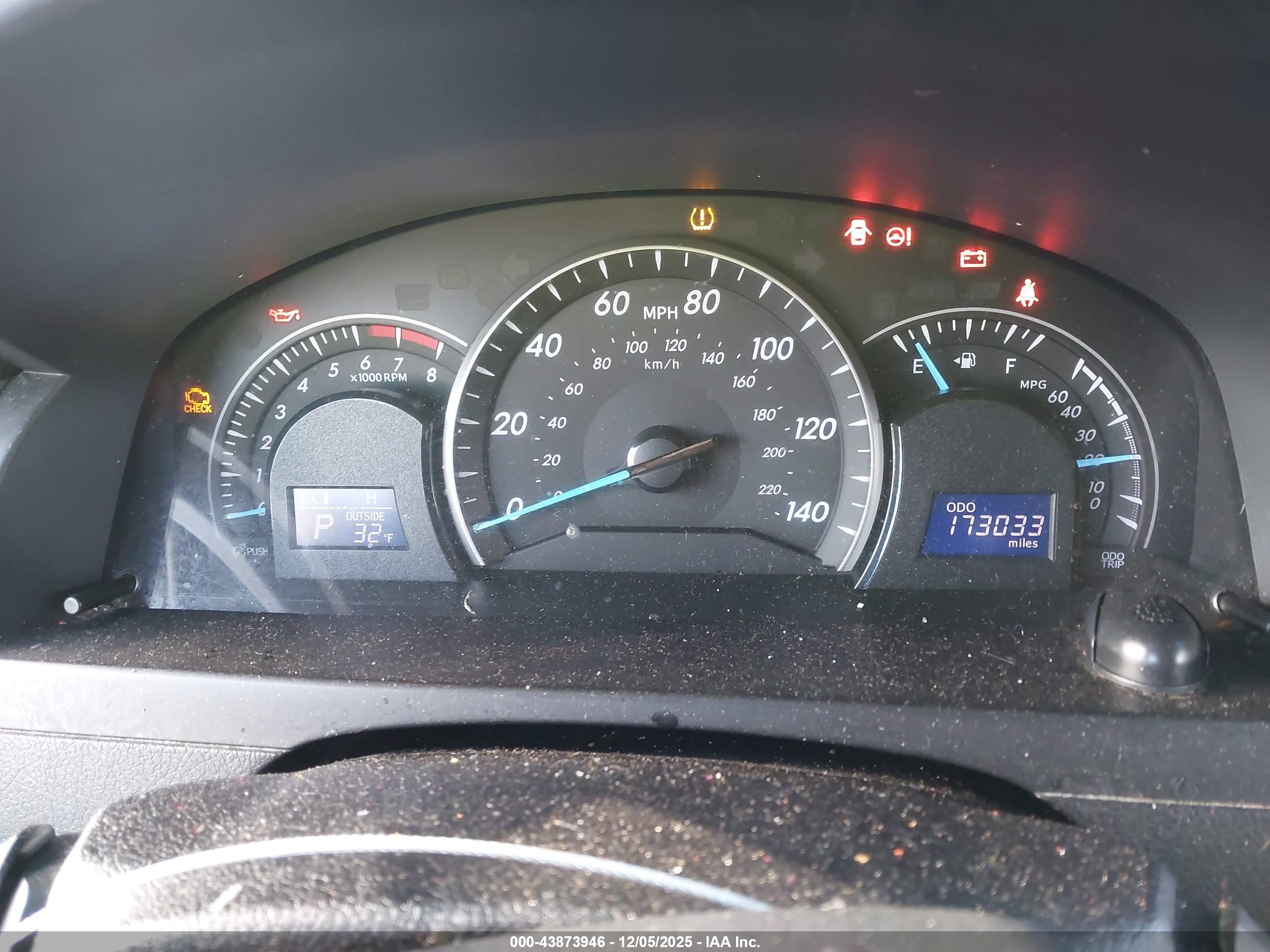 TOYOTA CAMRY image 7