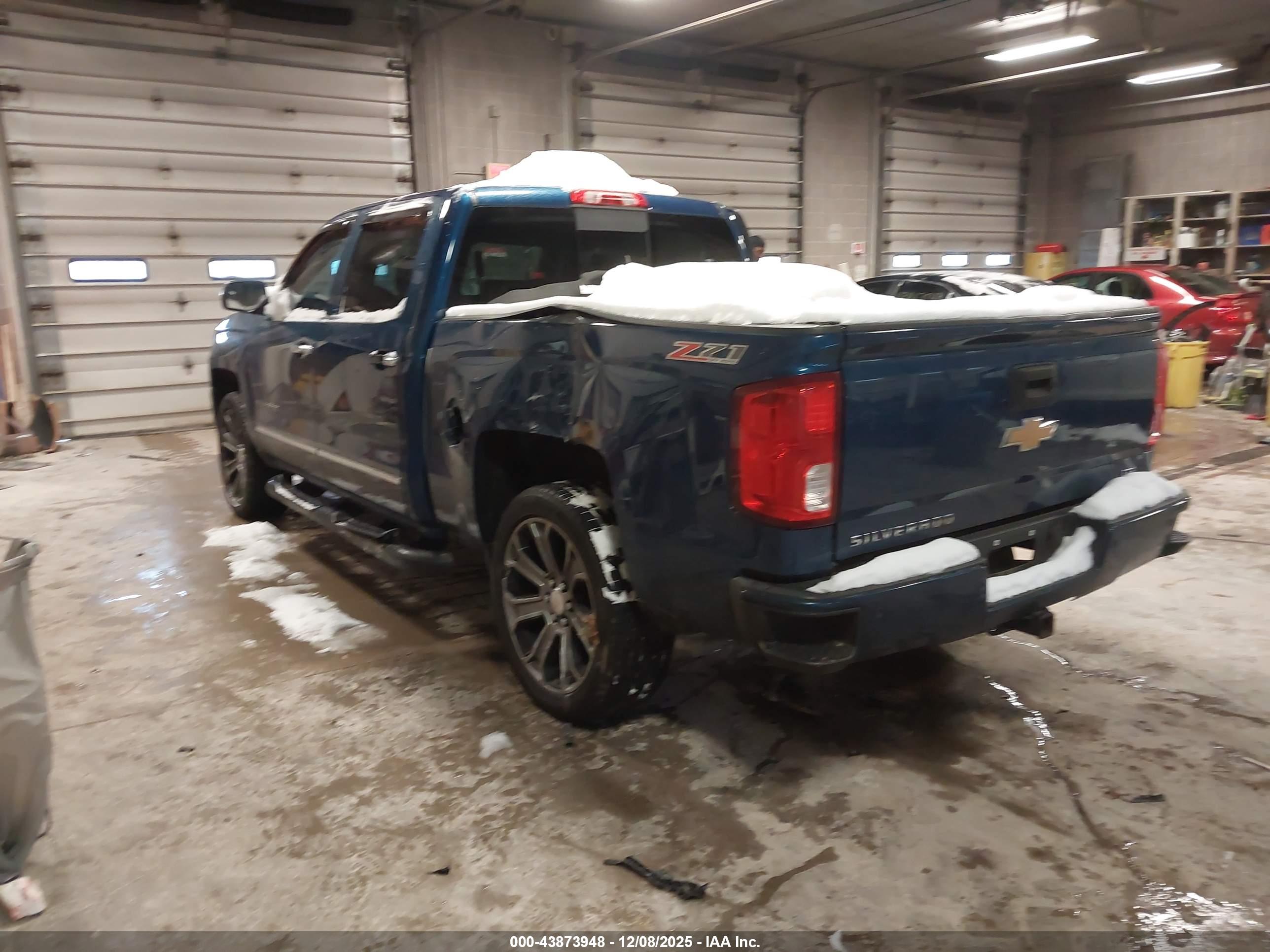 CHEVROLET SILVERADO image 3