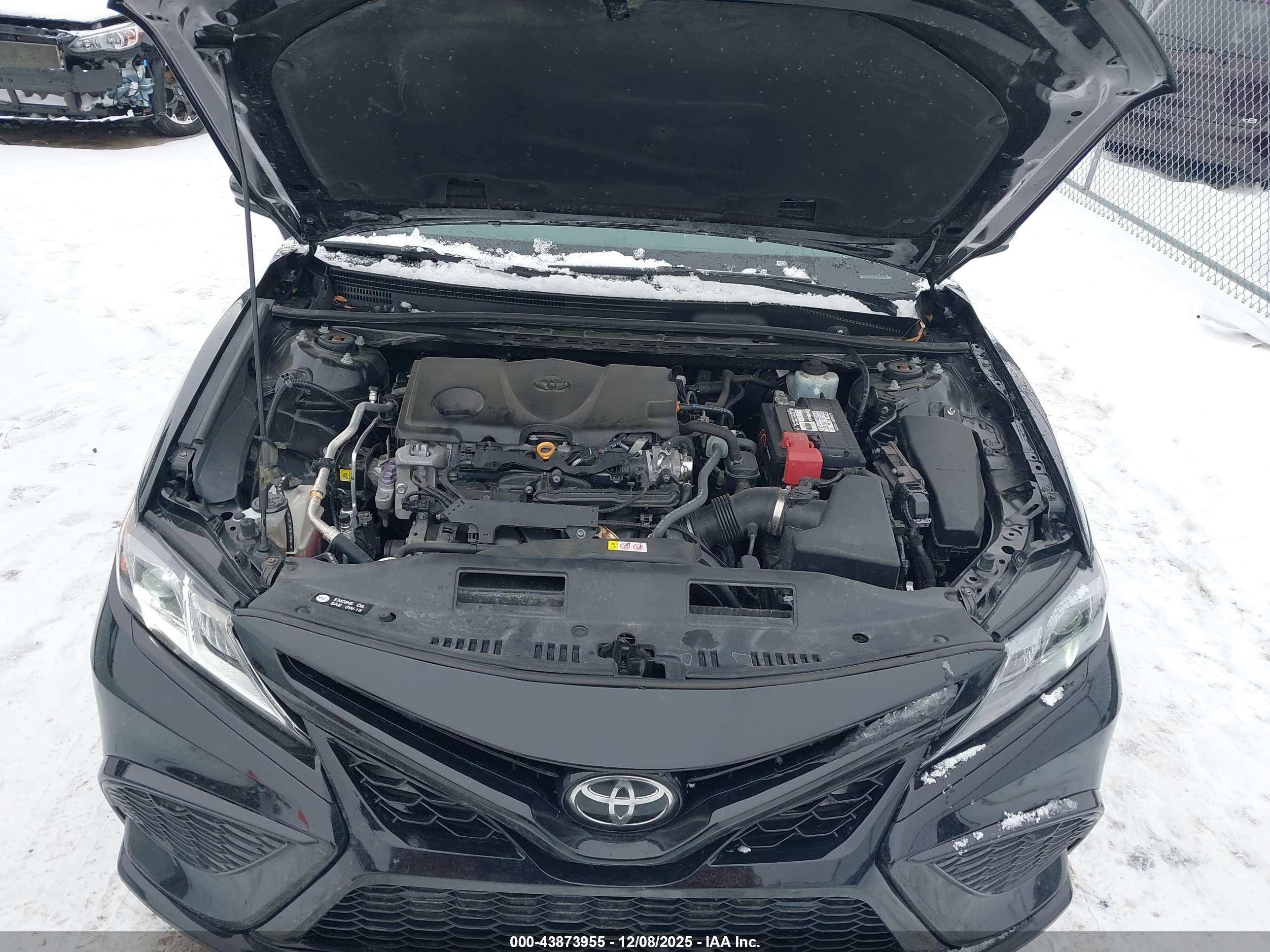 TOYOTA CAMRY image 10