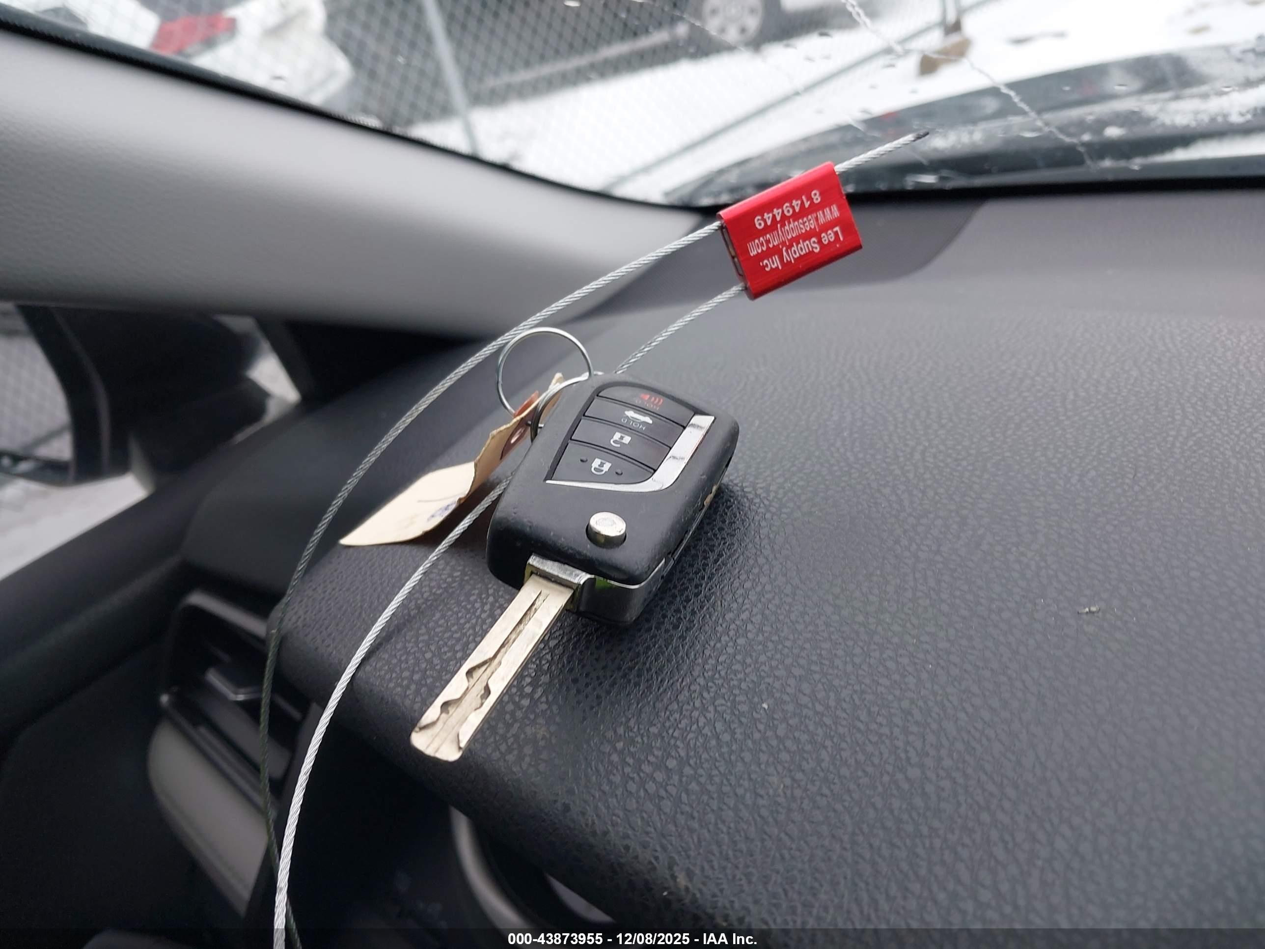 TOYOTA CAMRY image 11