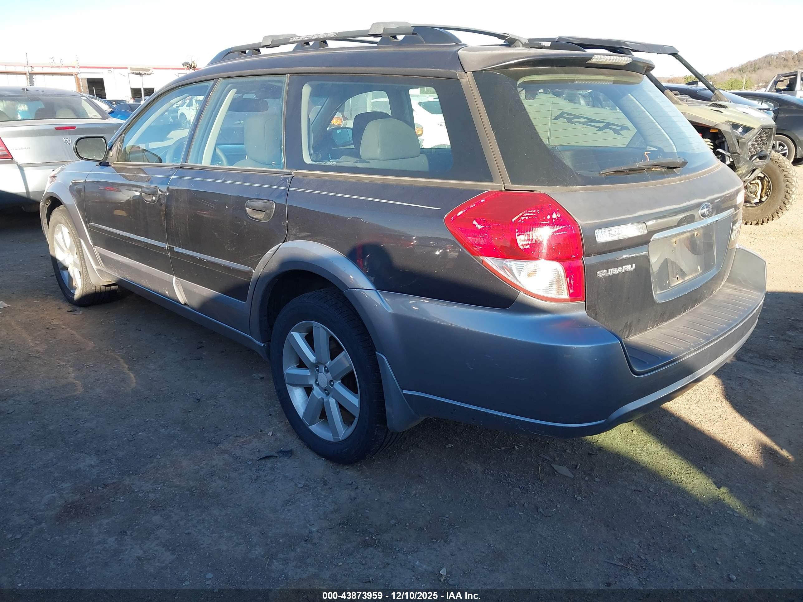 SUBARU OUTBACK image 3