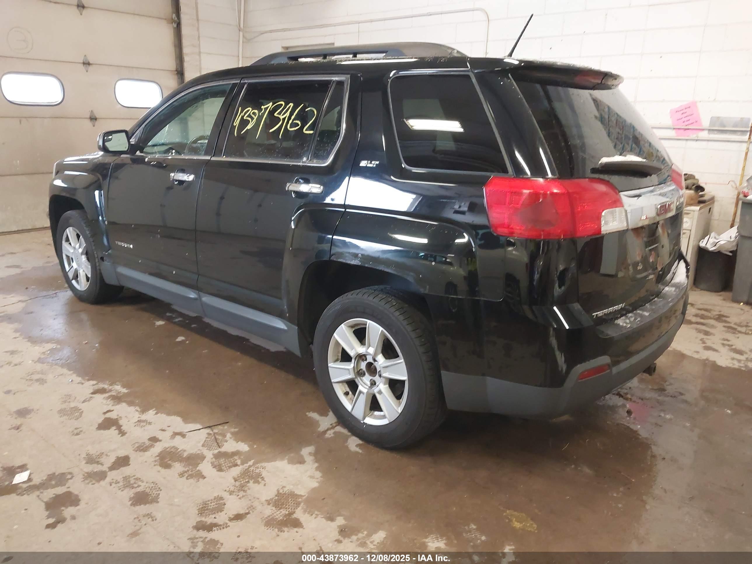 GMC TERRAIN image 3