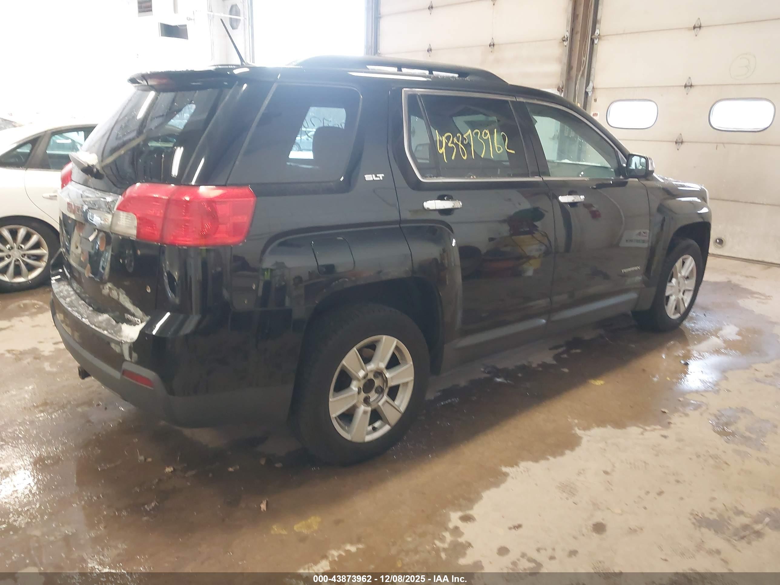 GMC TERRAIN image 4