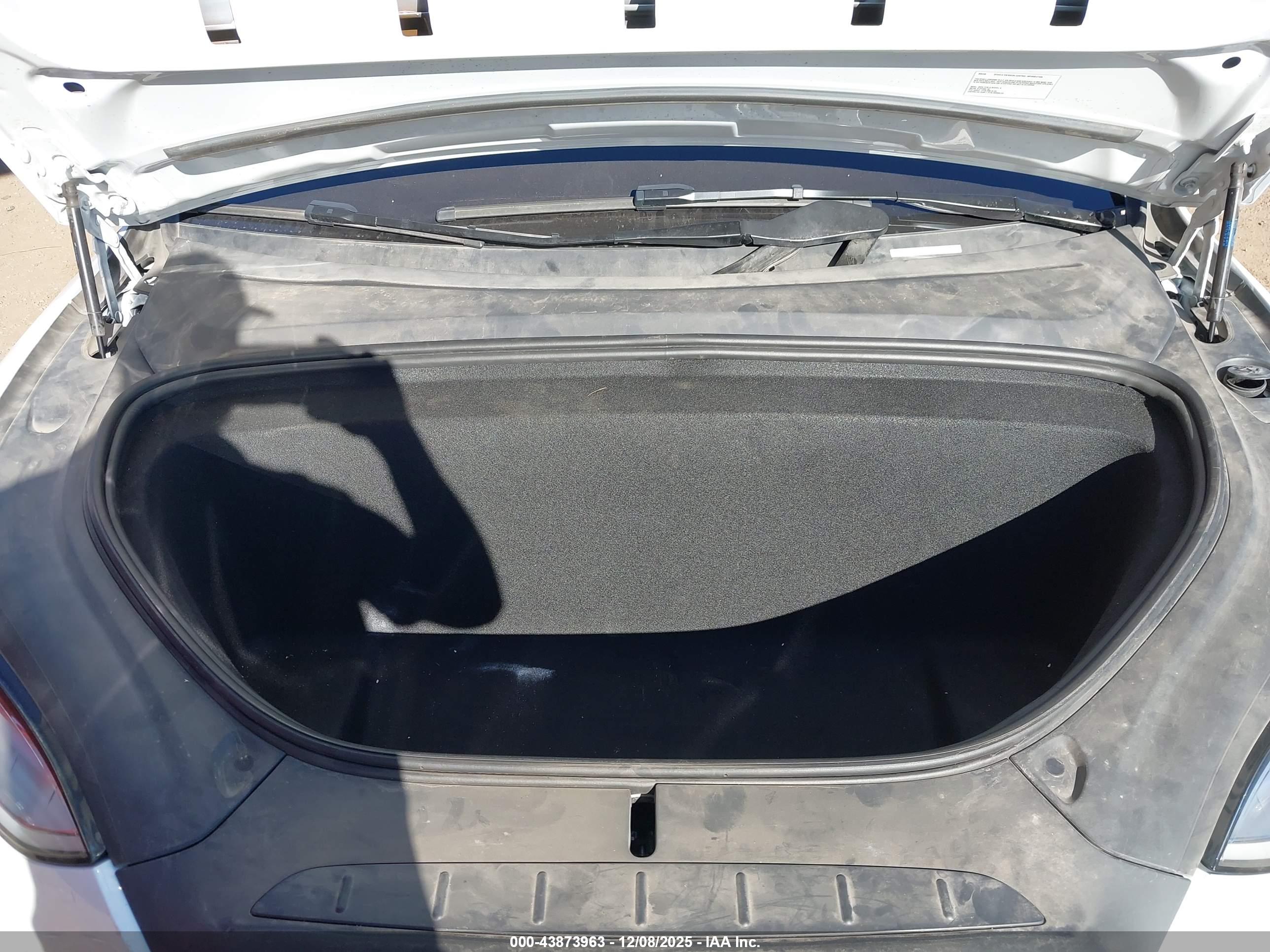 TESLA MODEL image 10