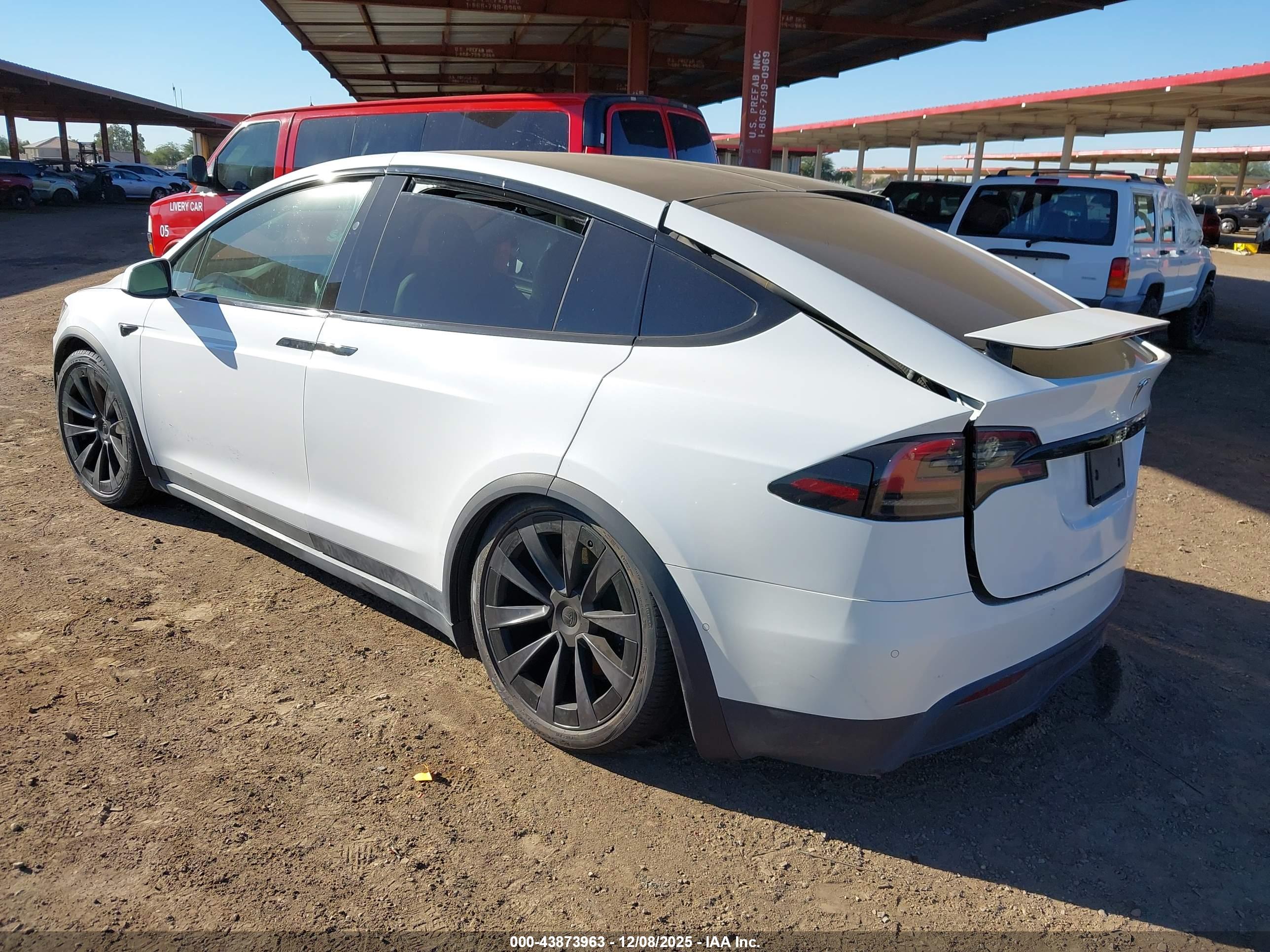 TESLA MODEL image 3