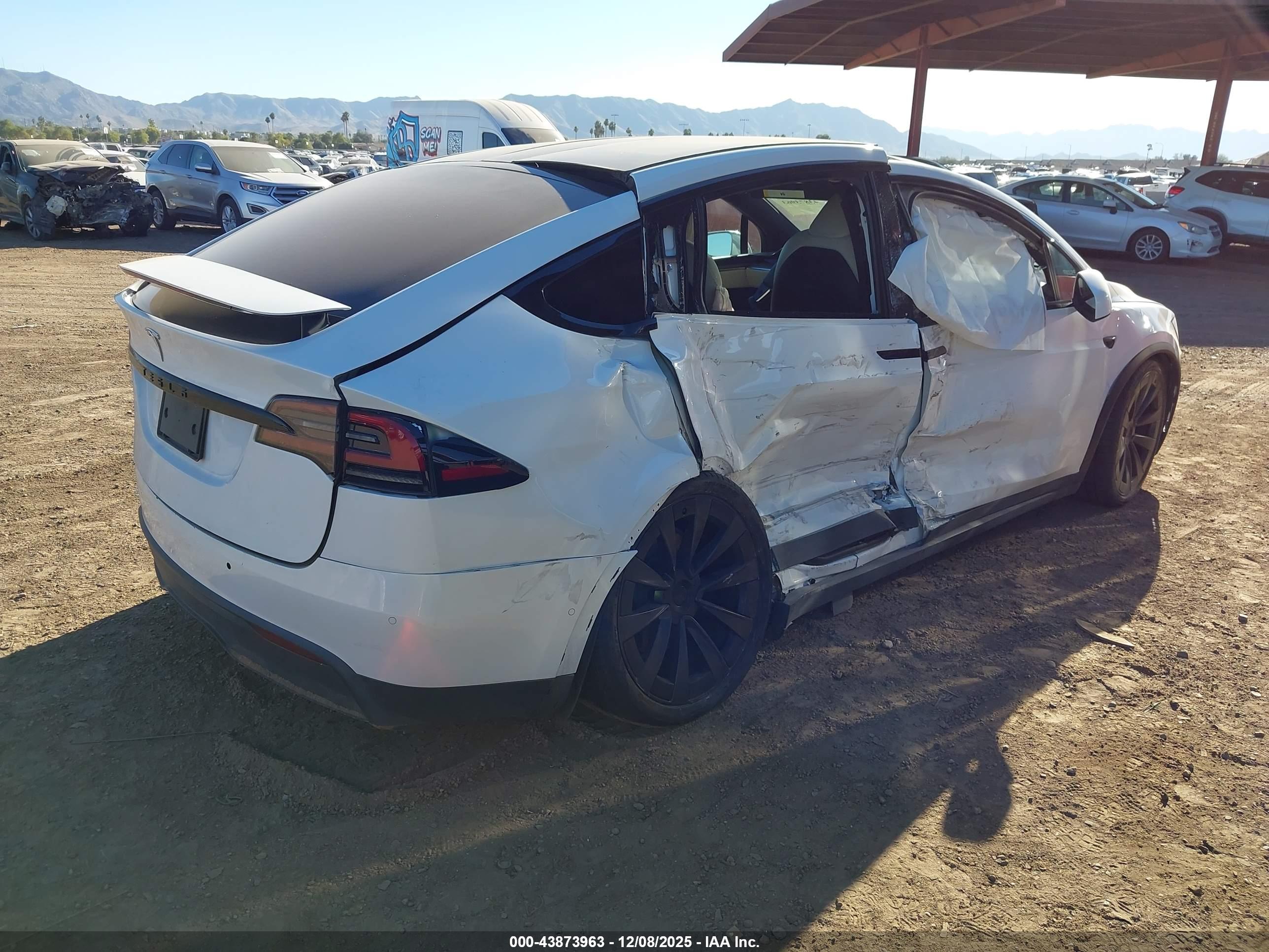 TESLA MODEL image 4