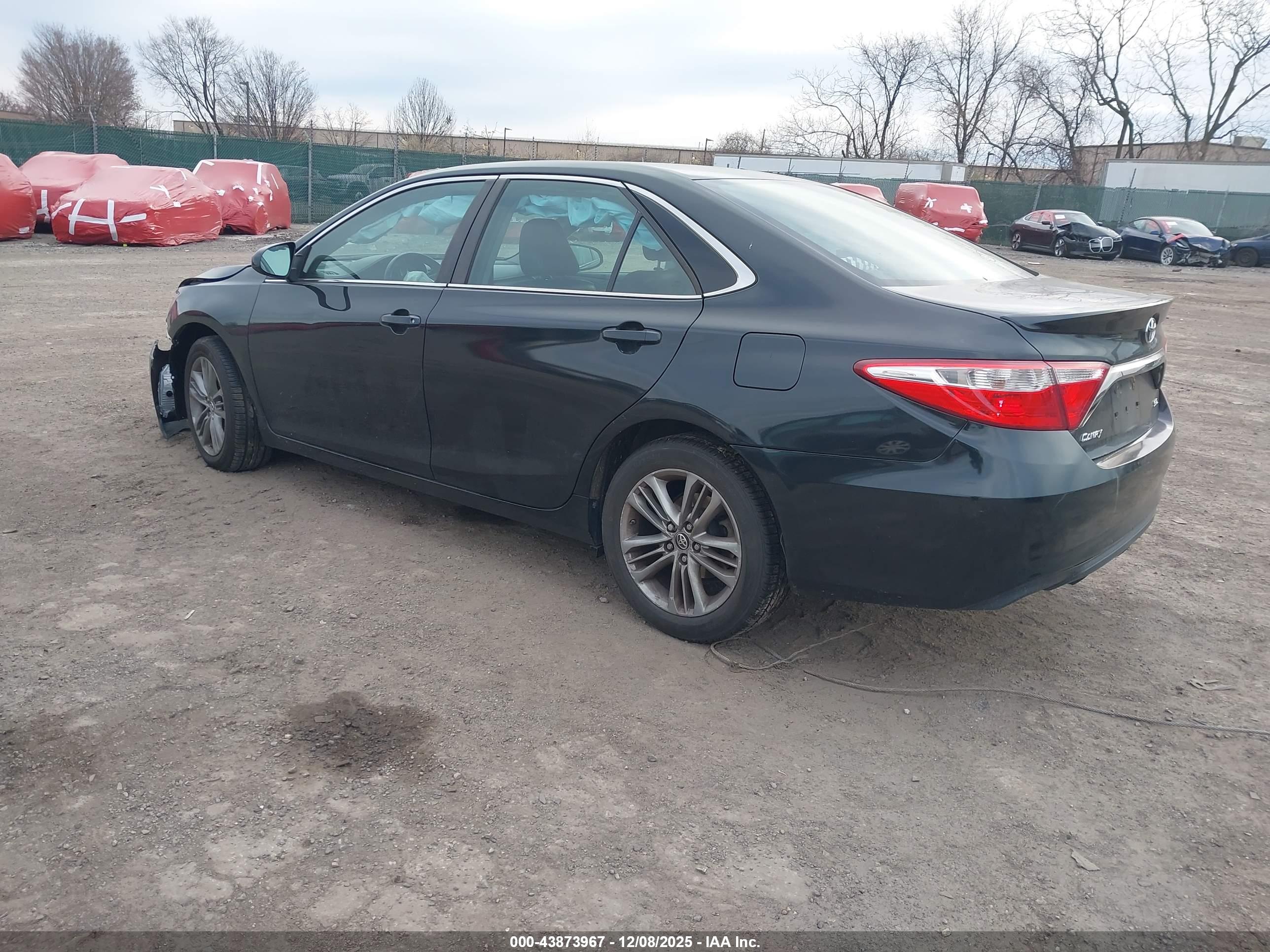 TOYOTA CAMRY image 3