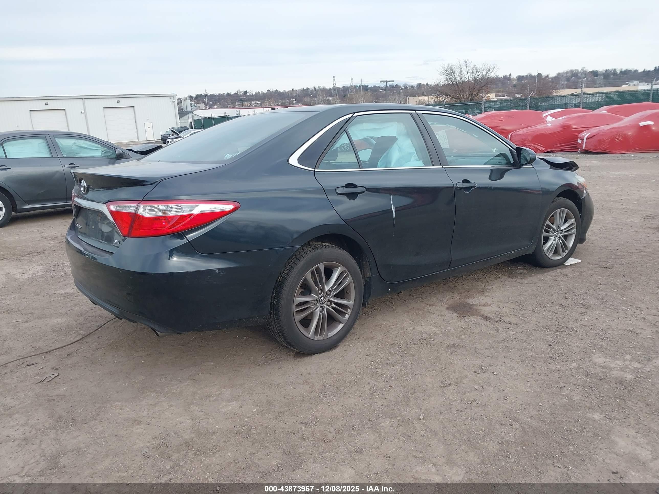 TOYOTA CAMRY image 4