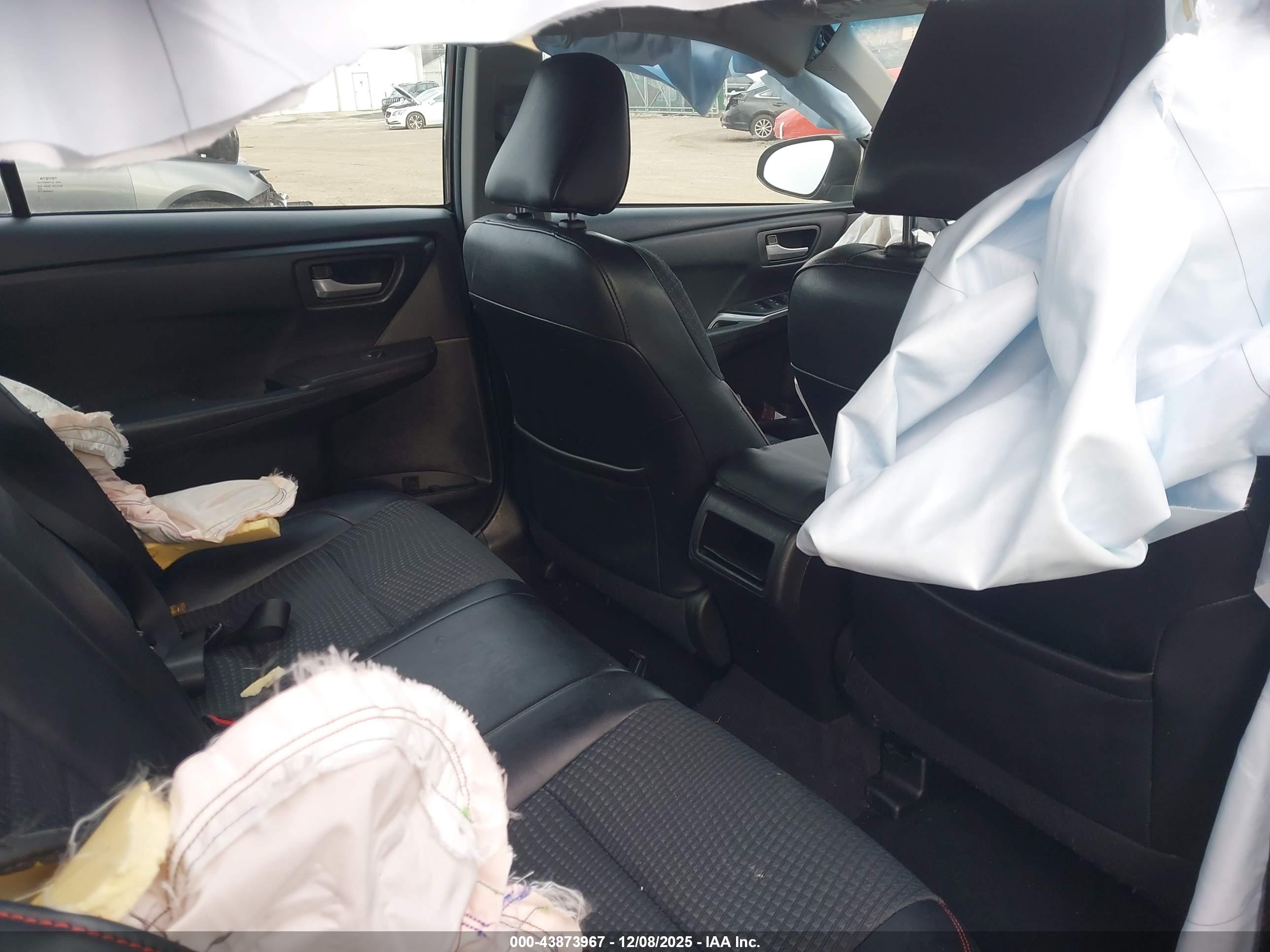 TOYOTA CAMRY image 8