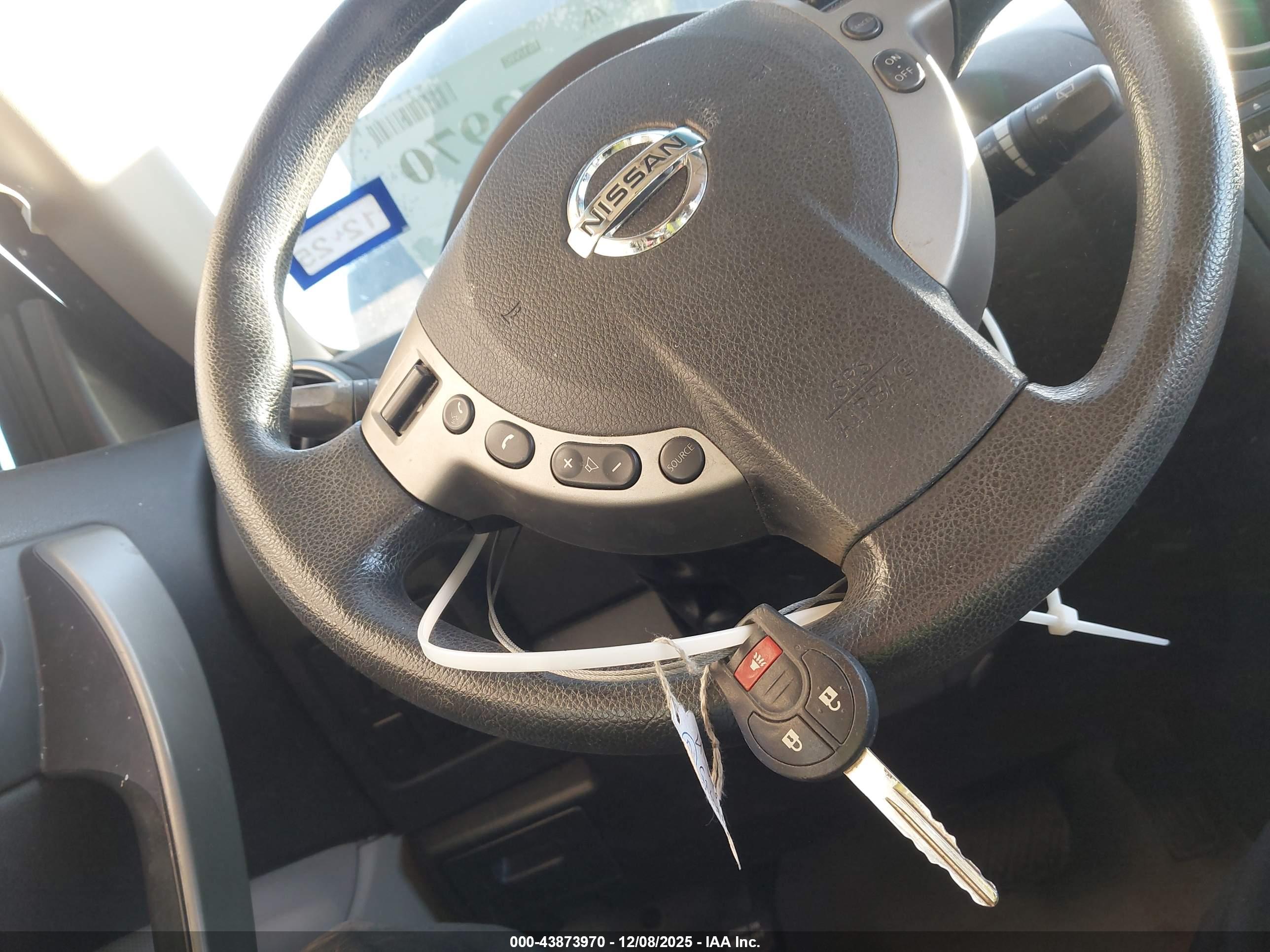 NISSAN ROGUE image 11