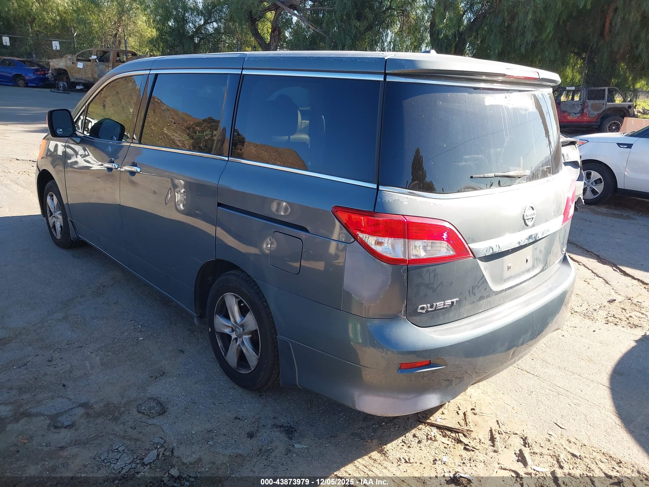 NISSAN QUEST image 3