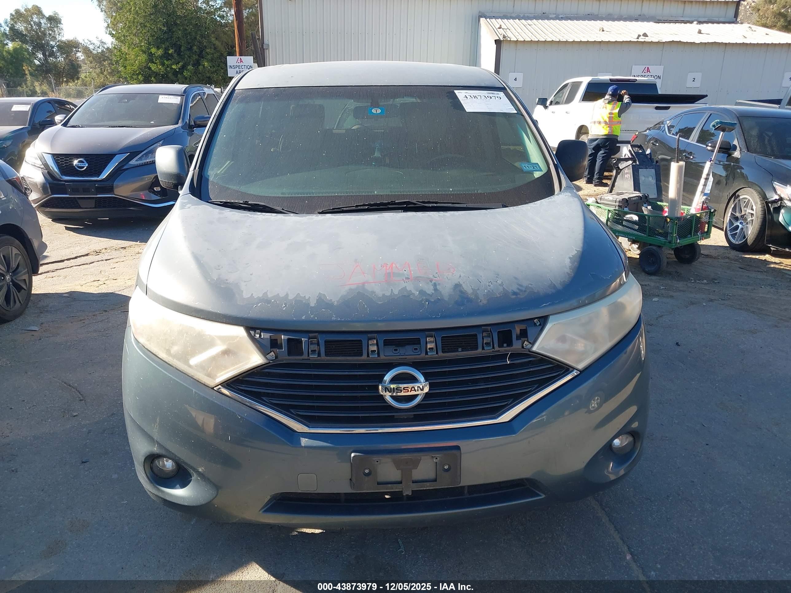 NISSAN QUEST image 6