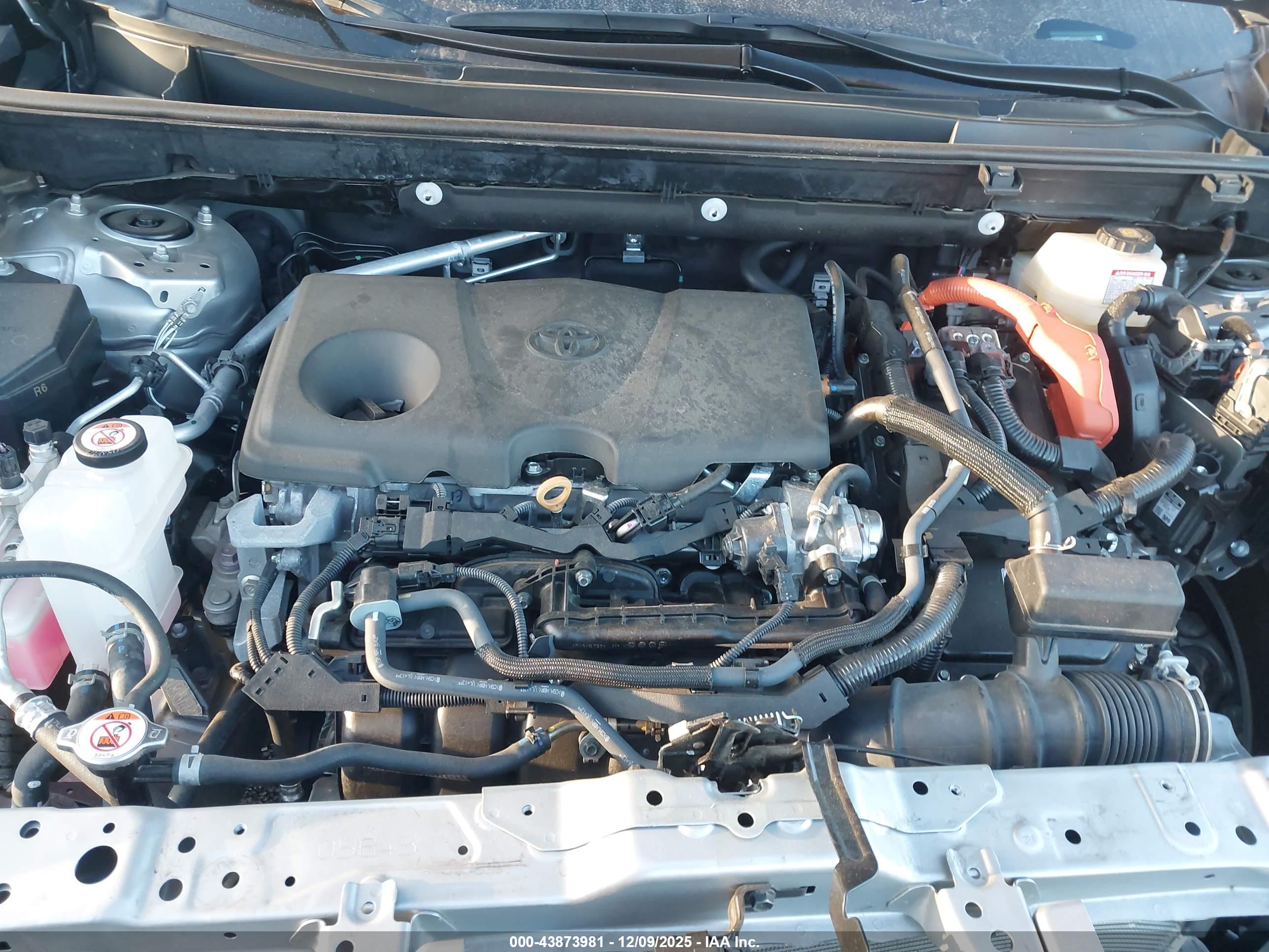 TOYOTA RAV4 image 10