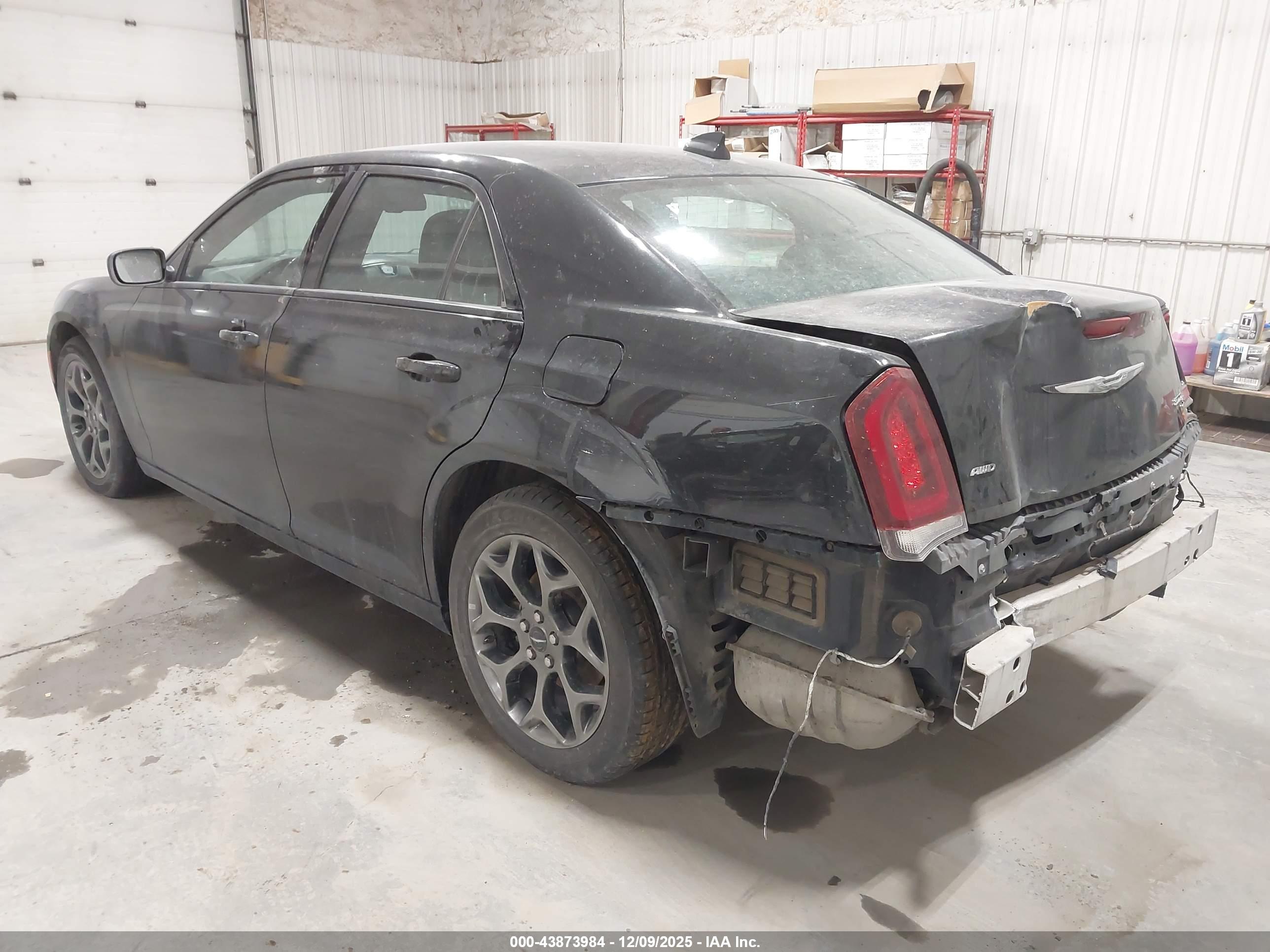CHRYSLER 300 image 3