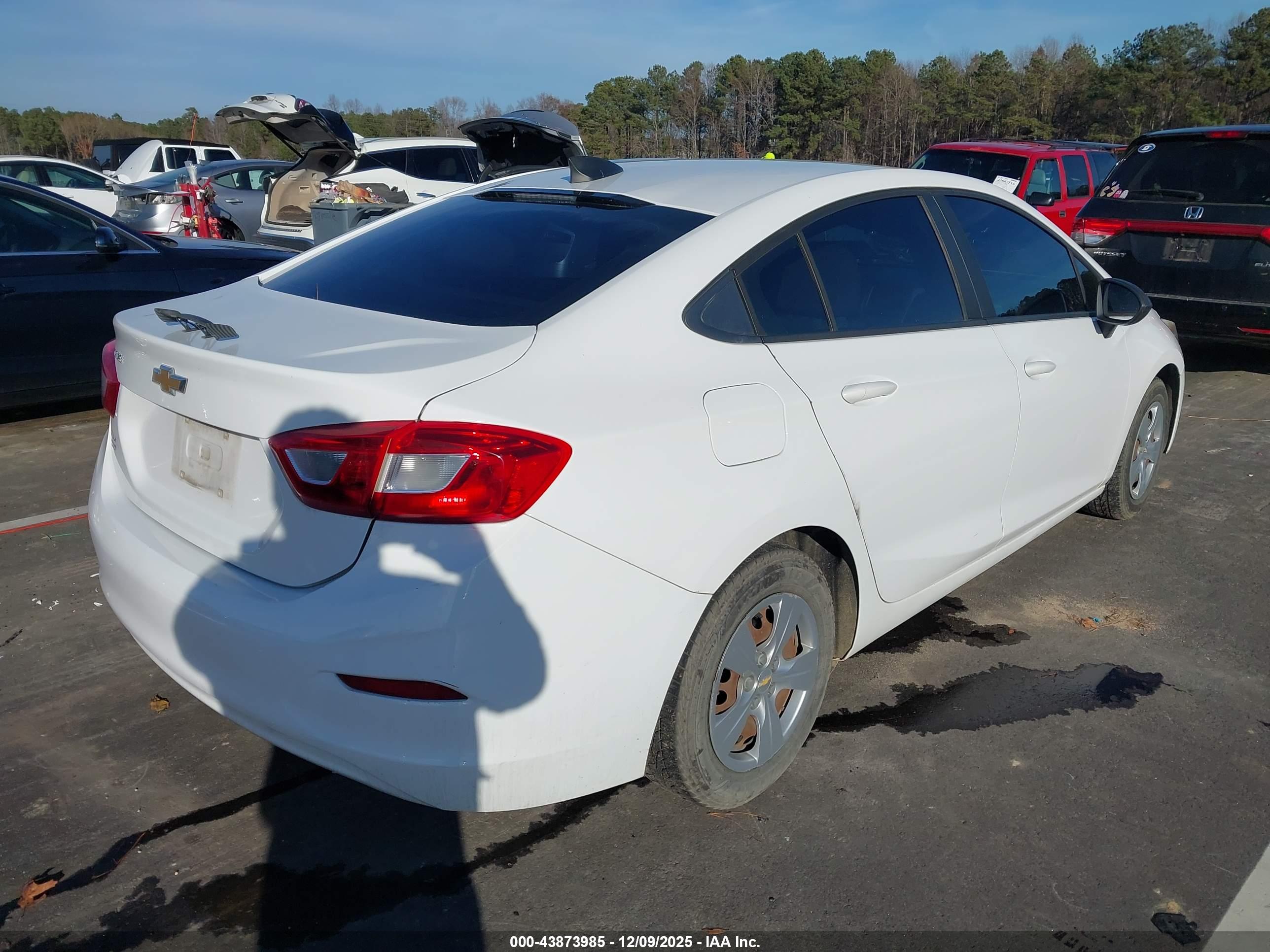 CHEVROLET CRUZE image 4