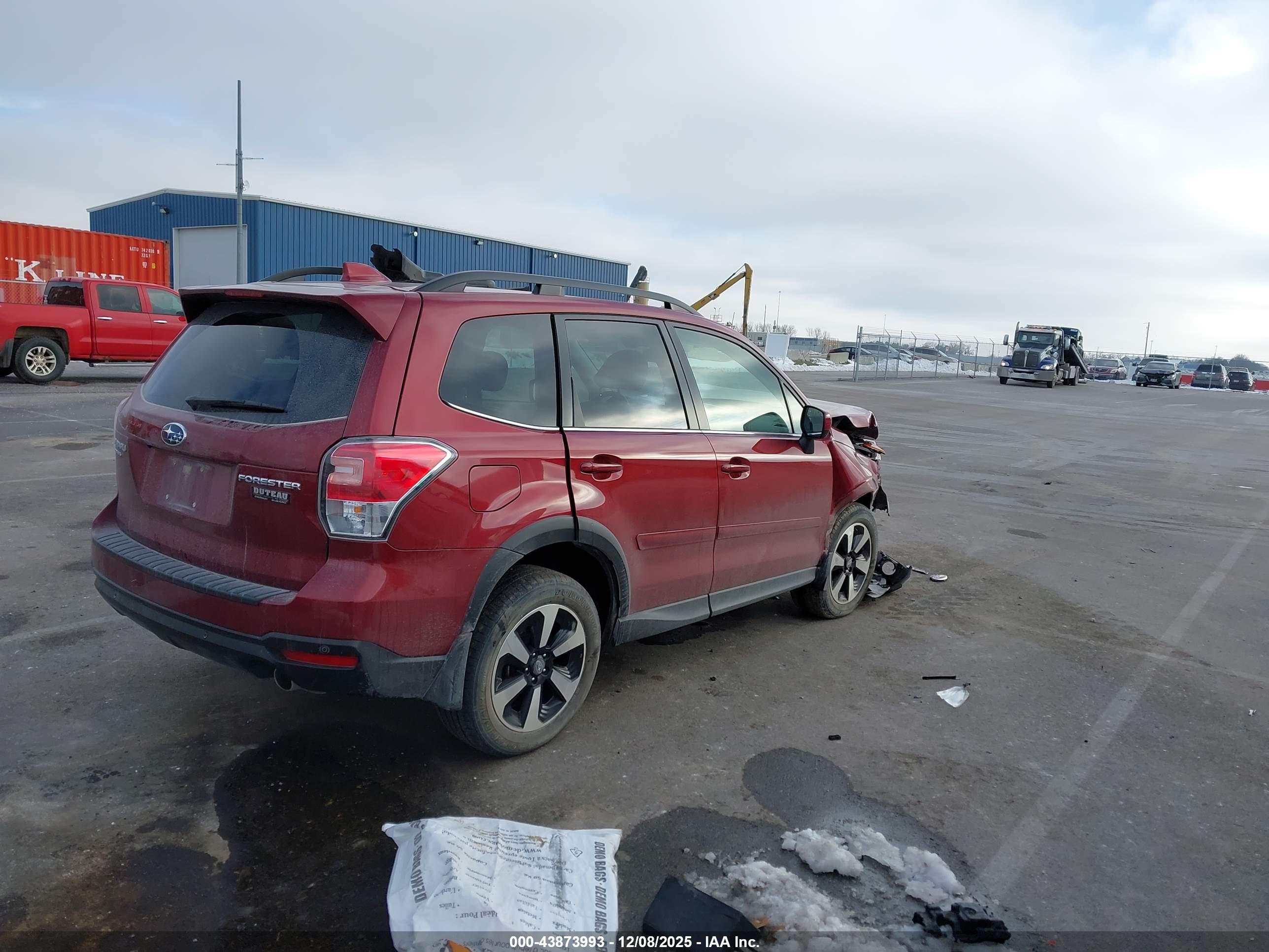 SUBARU FORESTER image 4
