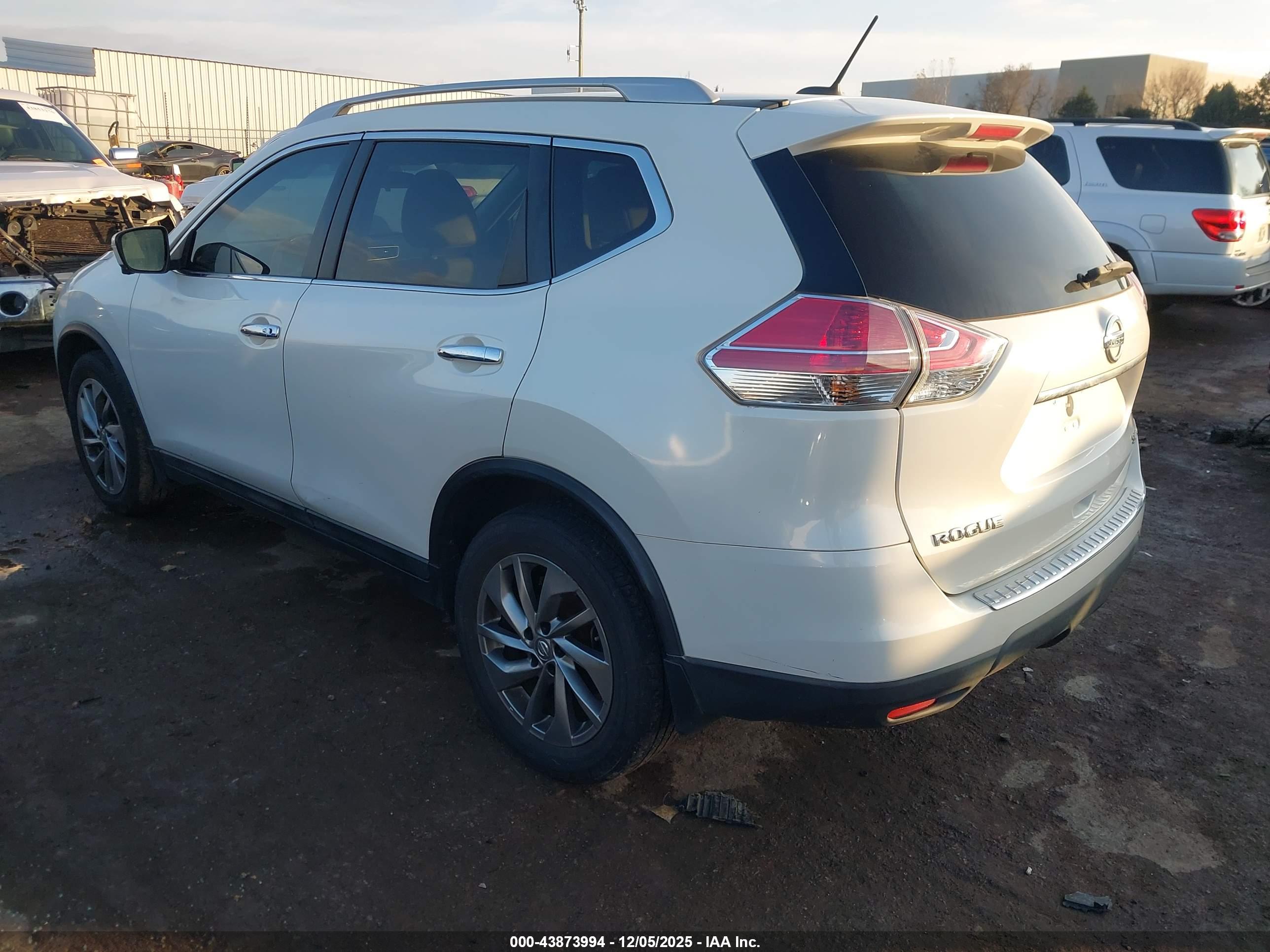 NISSAN ROGUE image 3