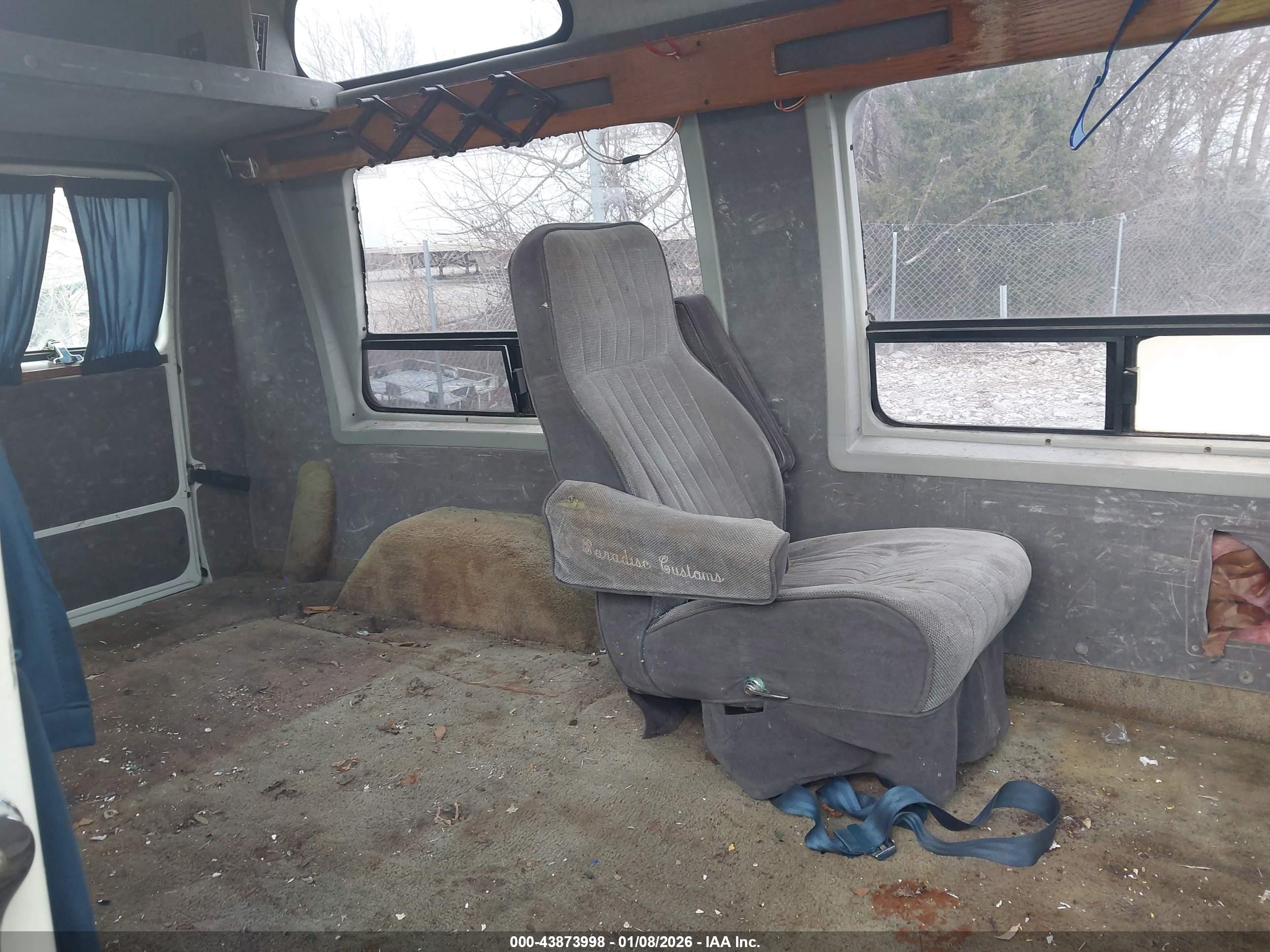 CHEVROLET G20 image 8