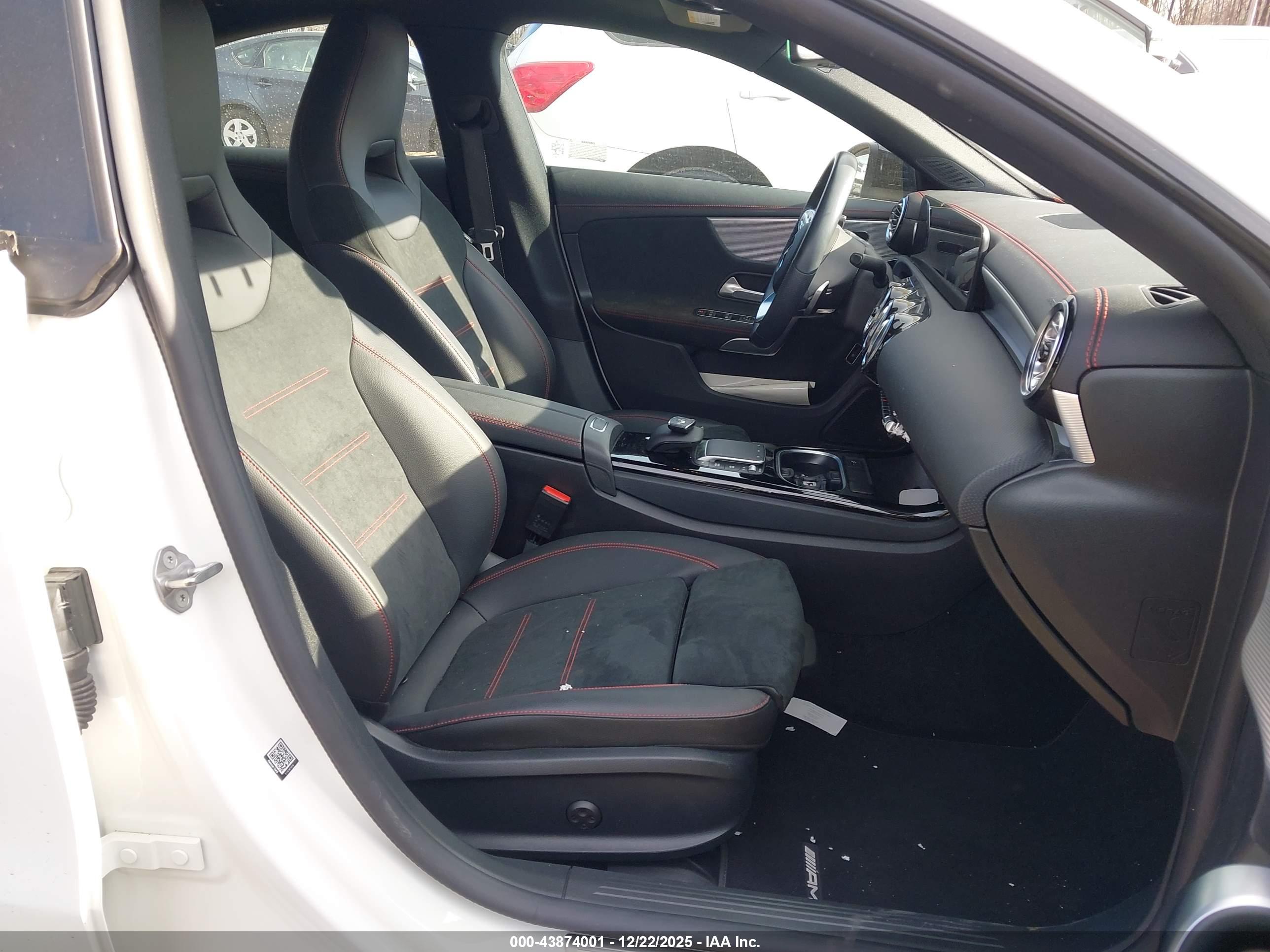 MERCEDES-BENZ CLA image 5