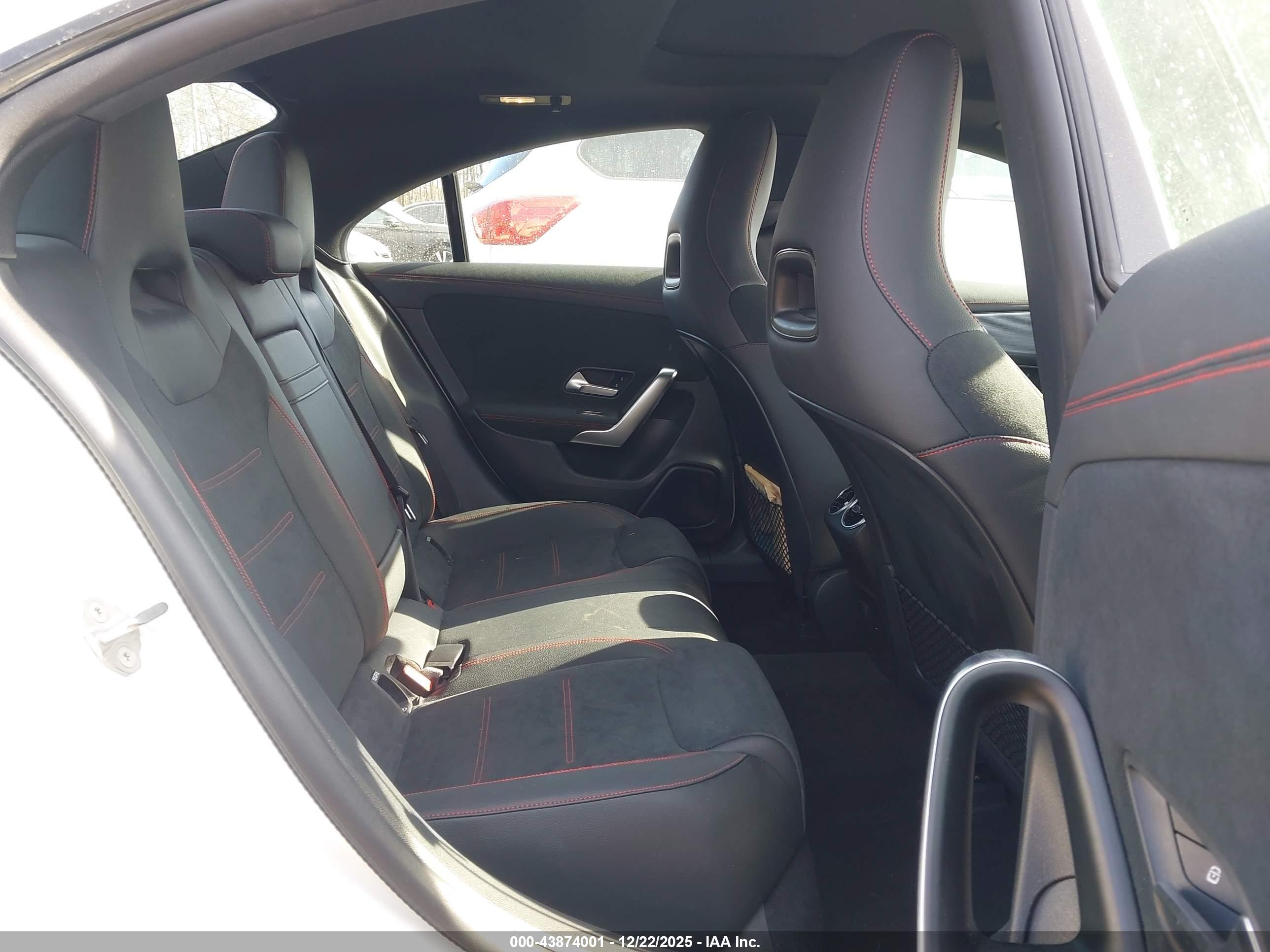 MERCEDES-BENZ CLA image 8