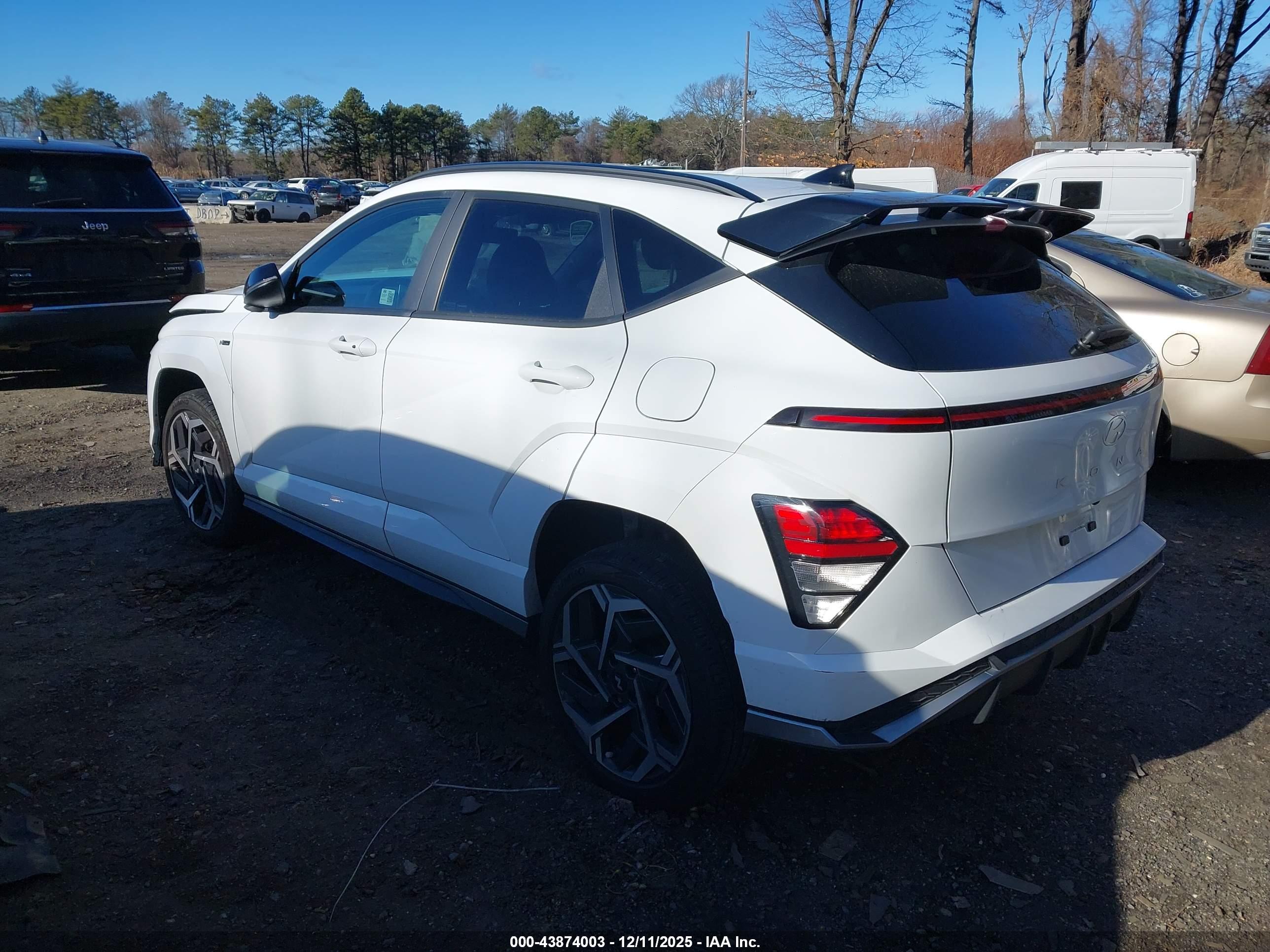 HYUNDAI KONA image 3