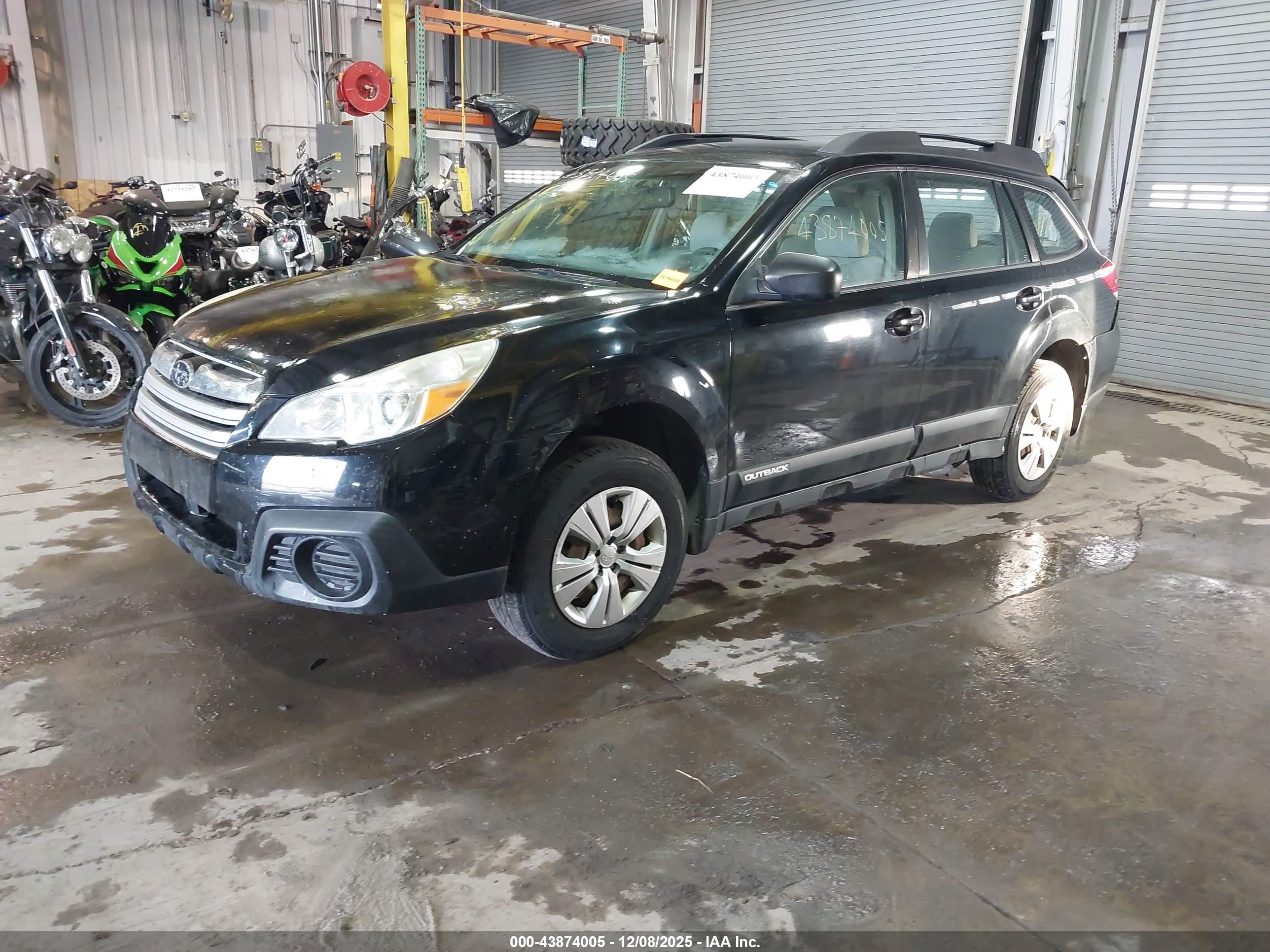 SUBARU OUTBACK image 2