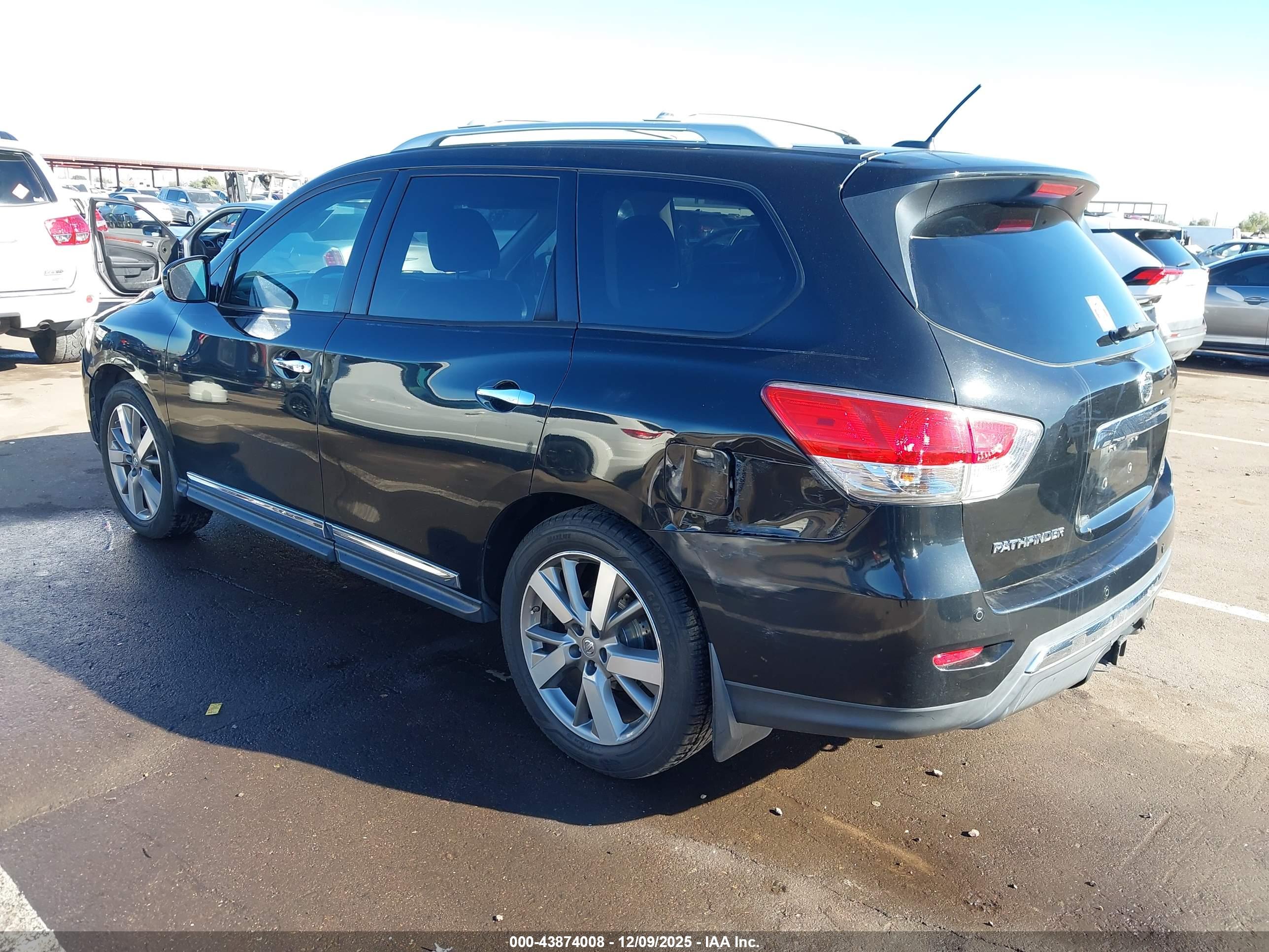 NISSAN PATHFINDER image 3