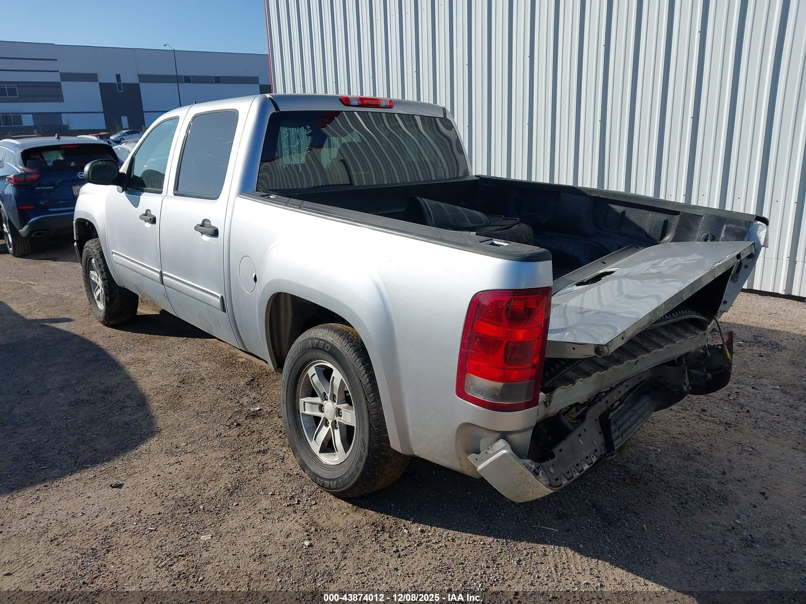 GMC SIERRA image 3